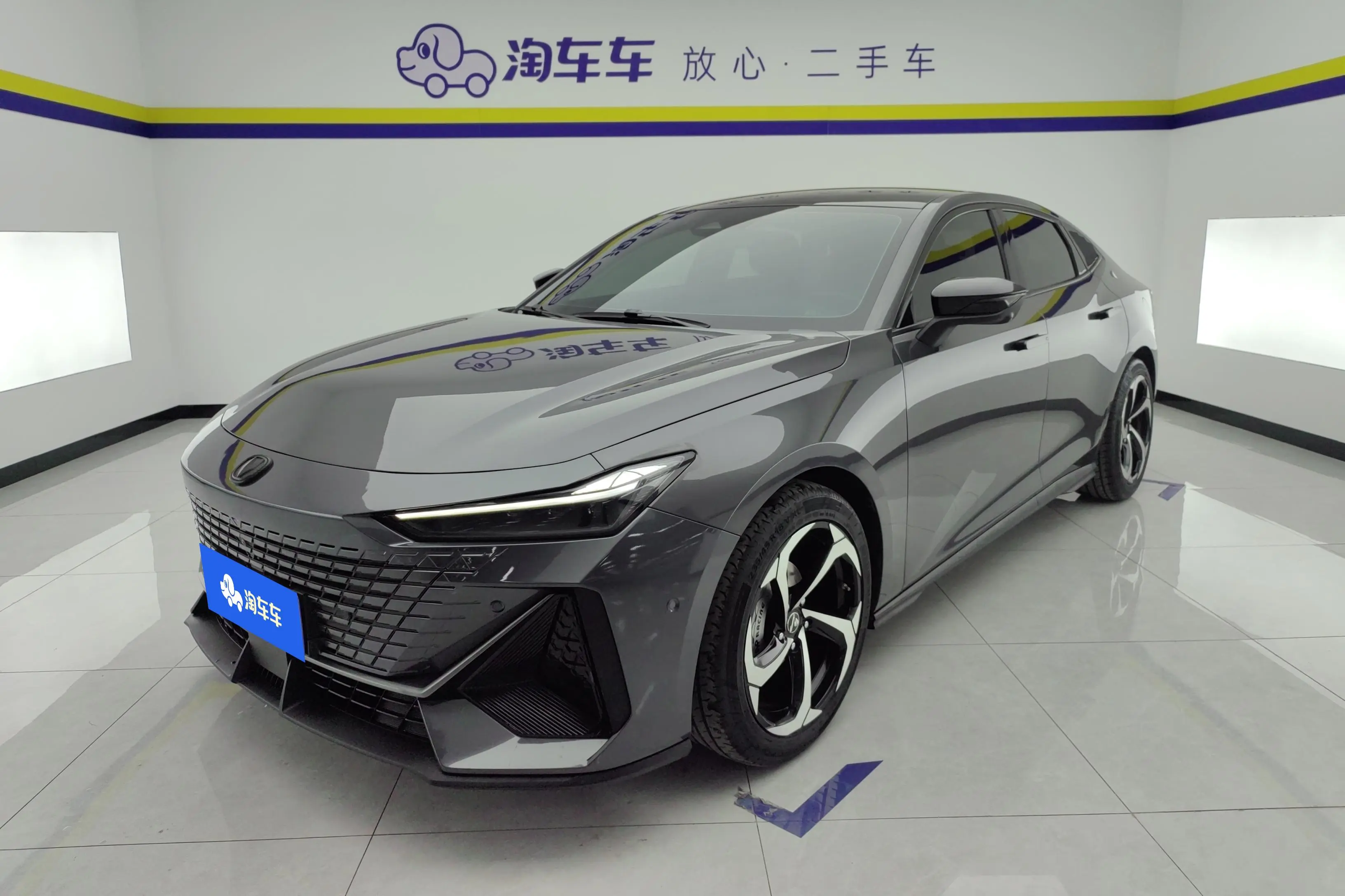 Changan UNI-V  из Китая