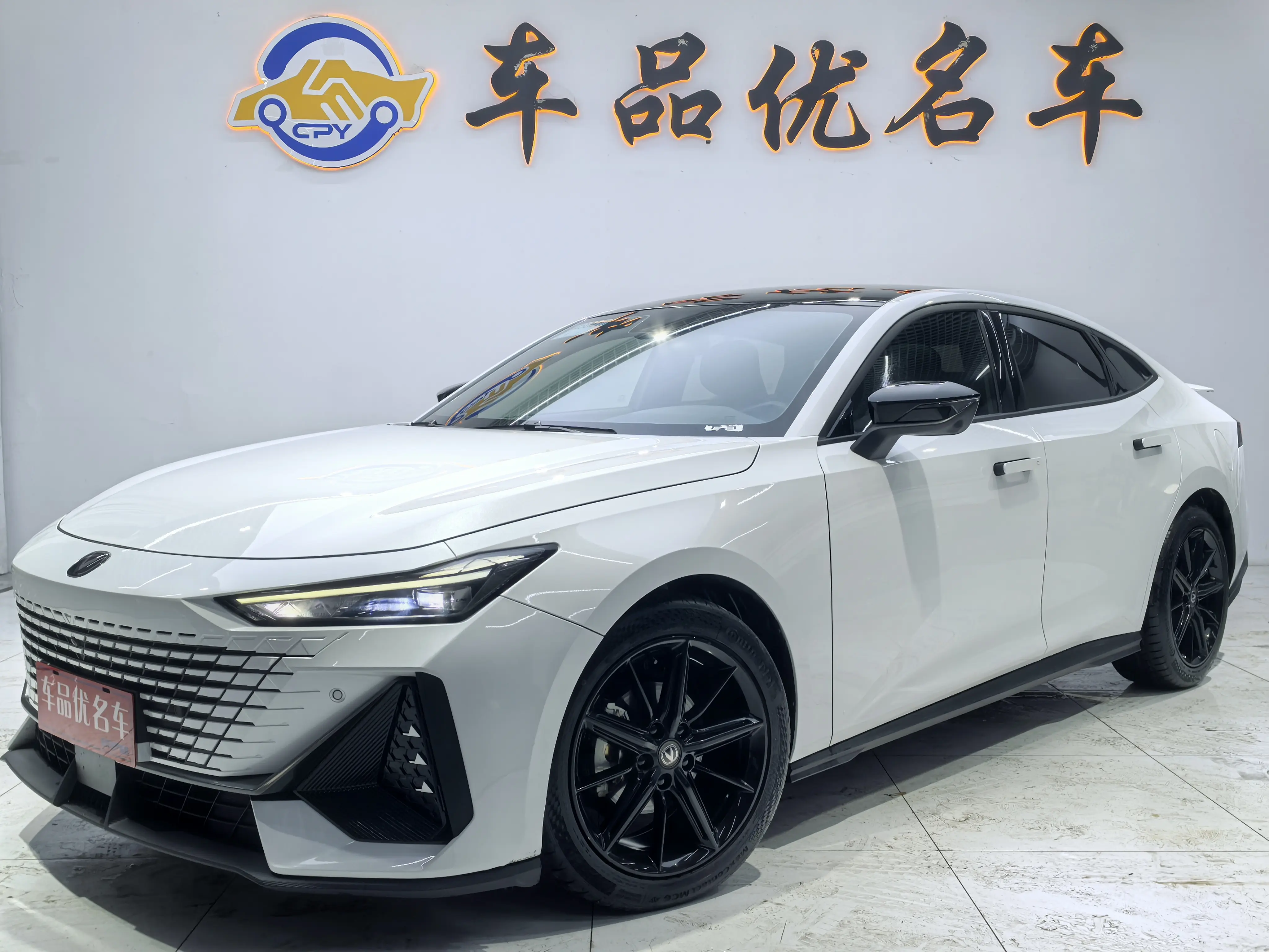 Changan UNI-V  из Китая