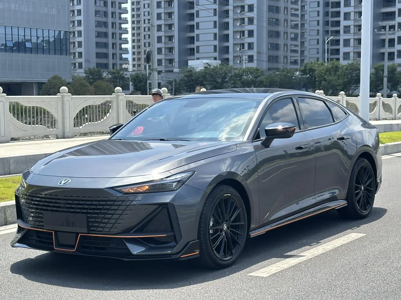 Changan UNI-V  из Китая