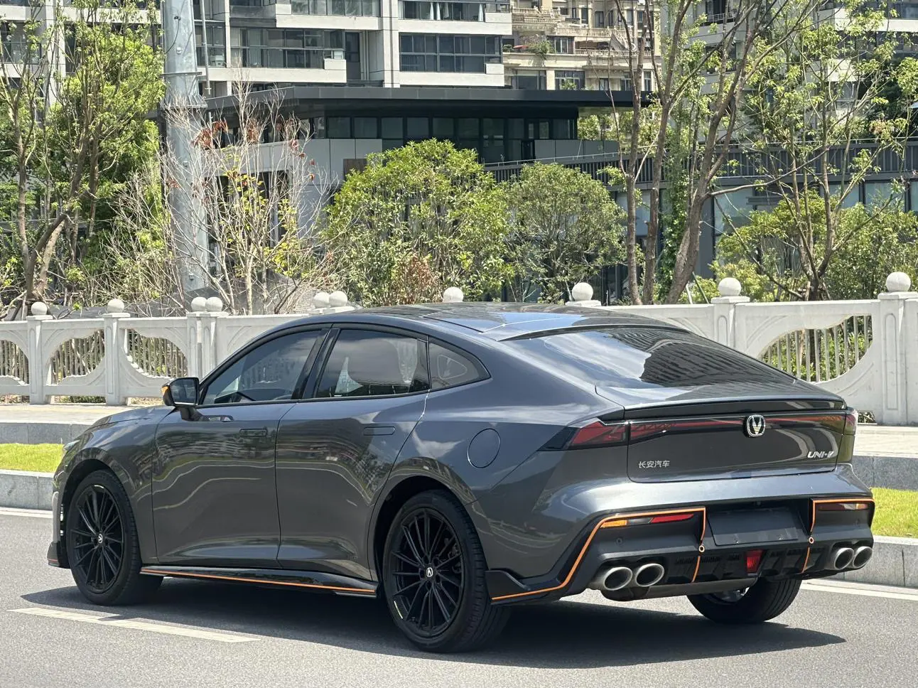 Changan UNI-V  из Китая