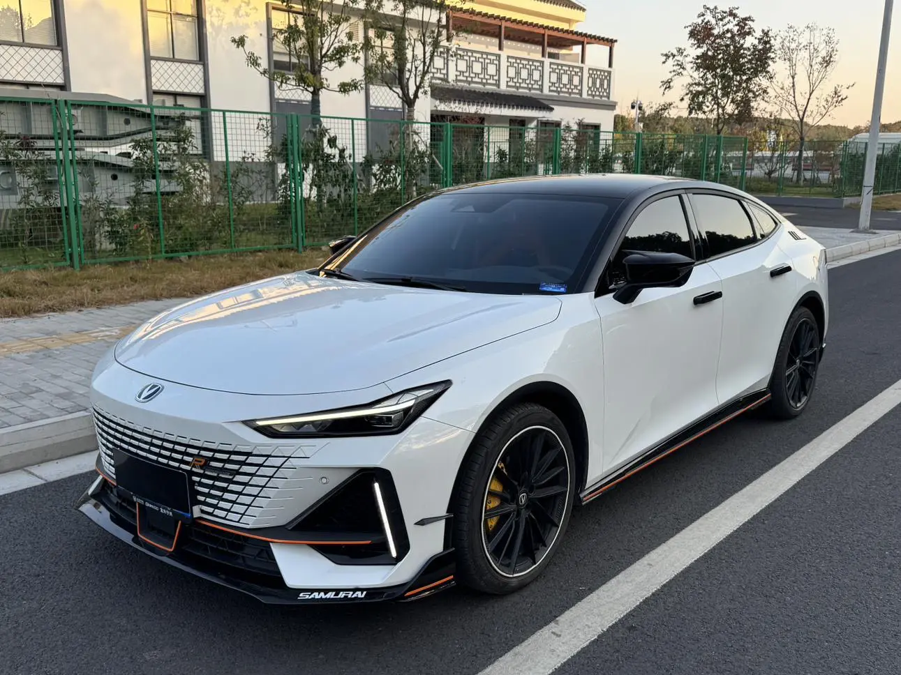 Changan UNI-V  из Китая