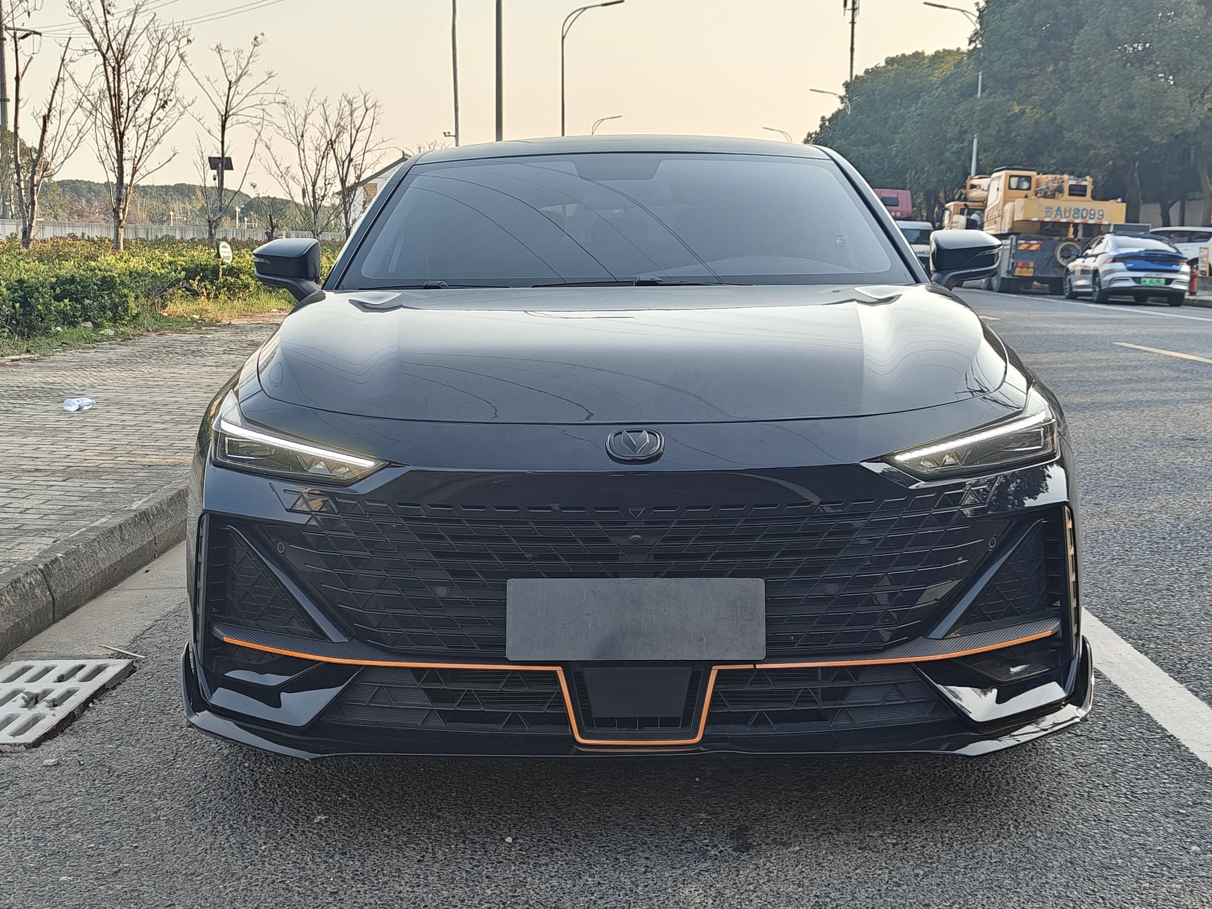 Changan UNI-V  из Китая