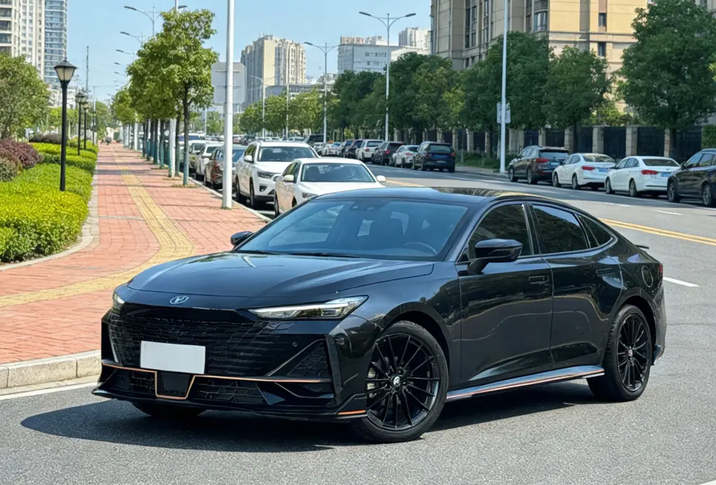 Changan UNI-V  из Китая