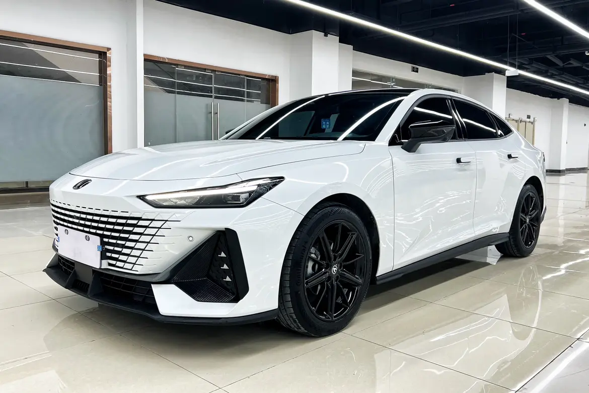 Changan UNI-V  из Китая