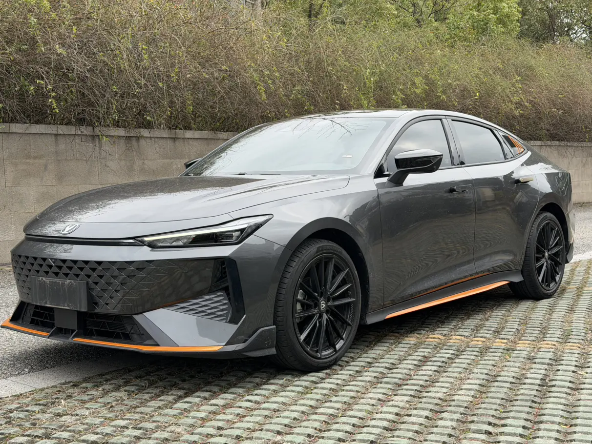 Changan UNI-V  из Китая