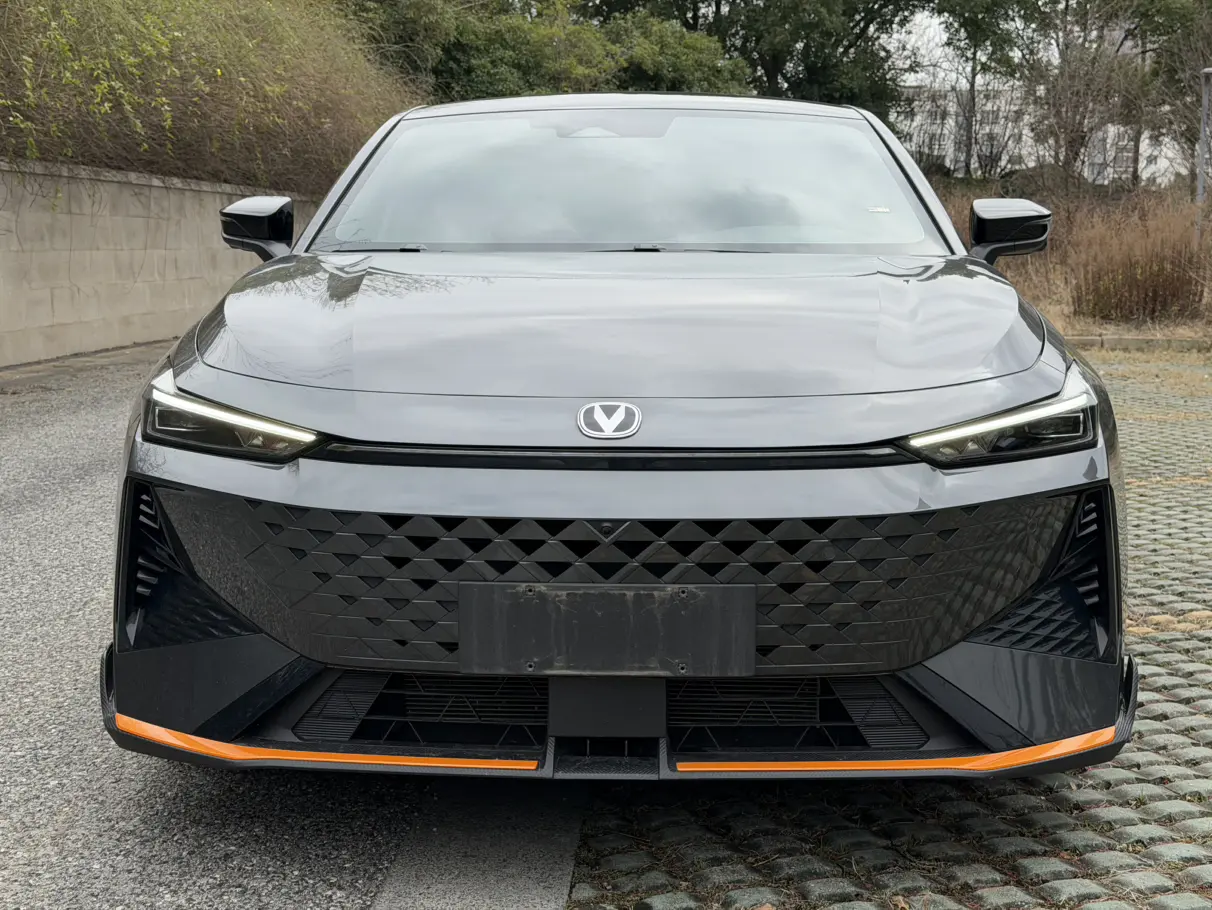 Changan UNI-V  из Китая