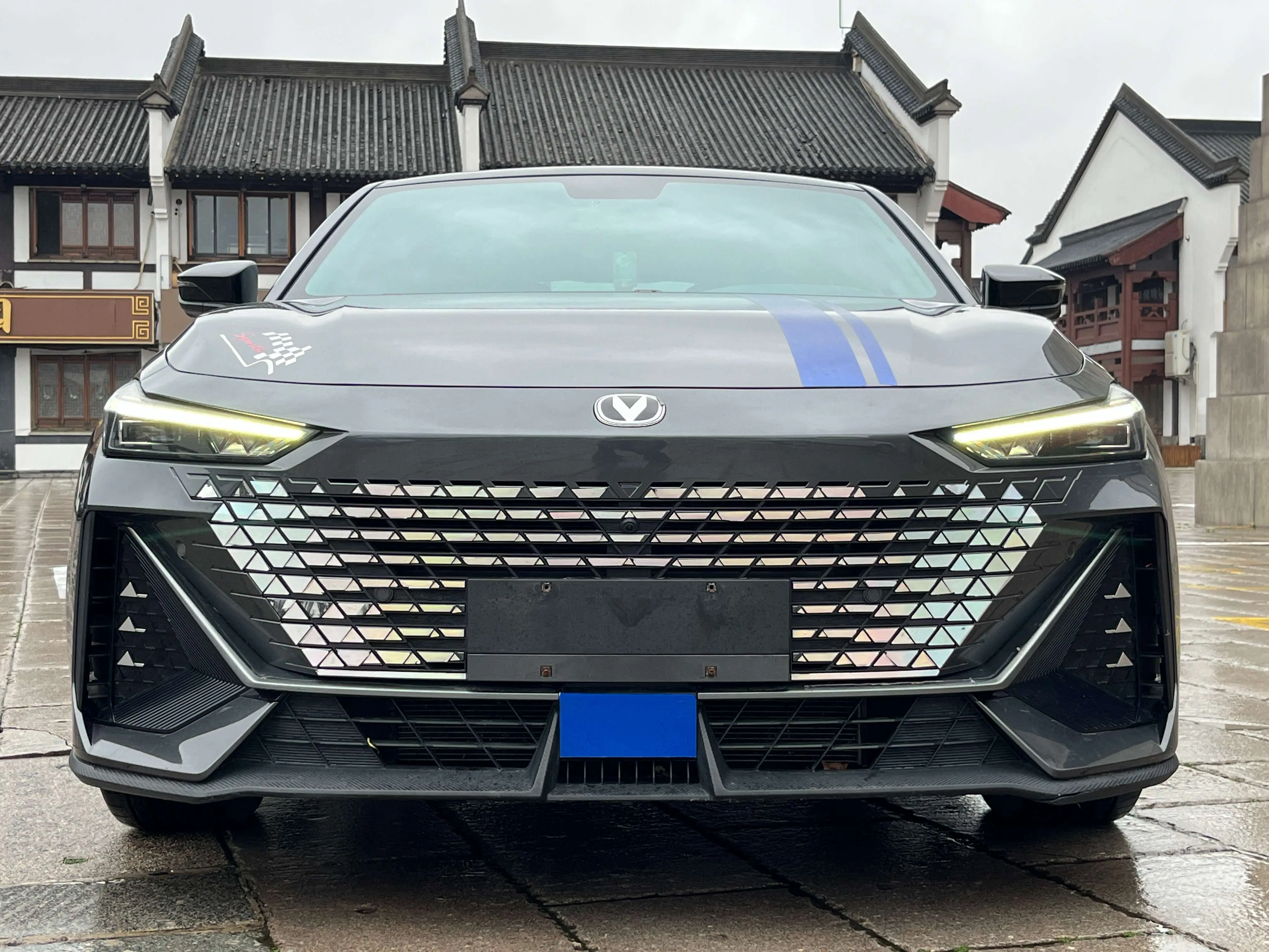 Changan UNI-V  из Китая