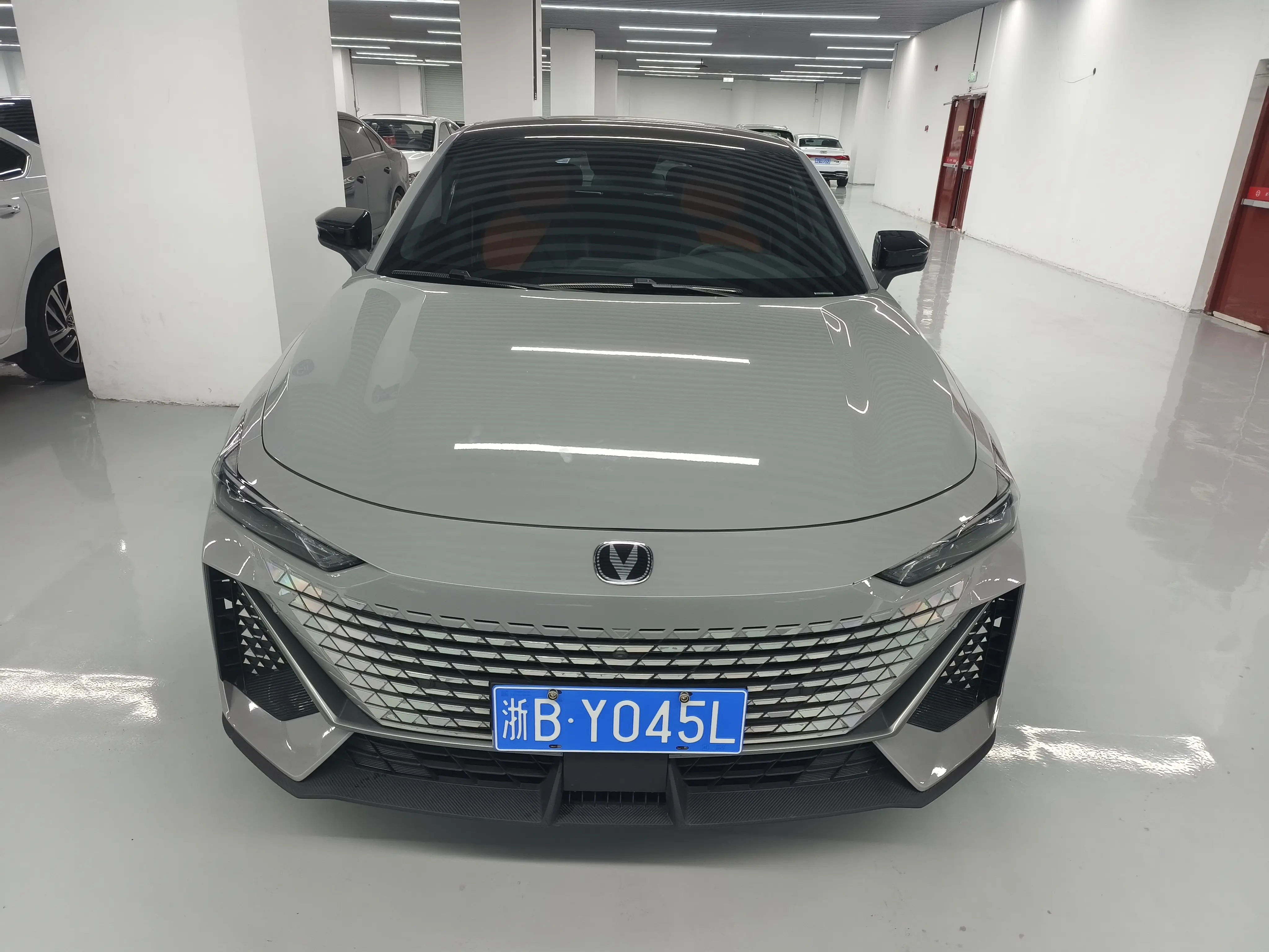 Changan UNI-V  из Китая
