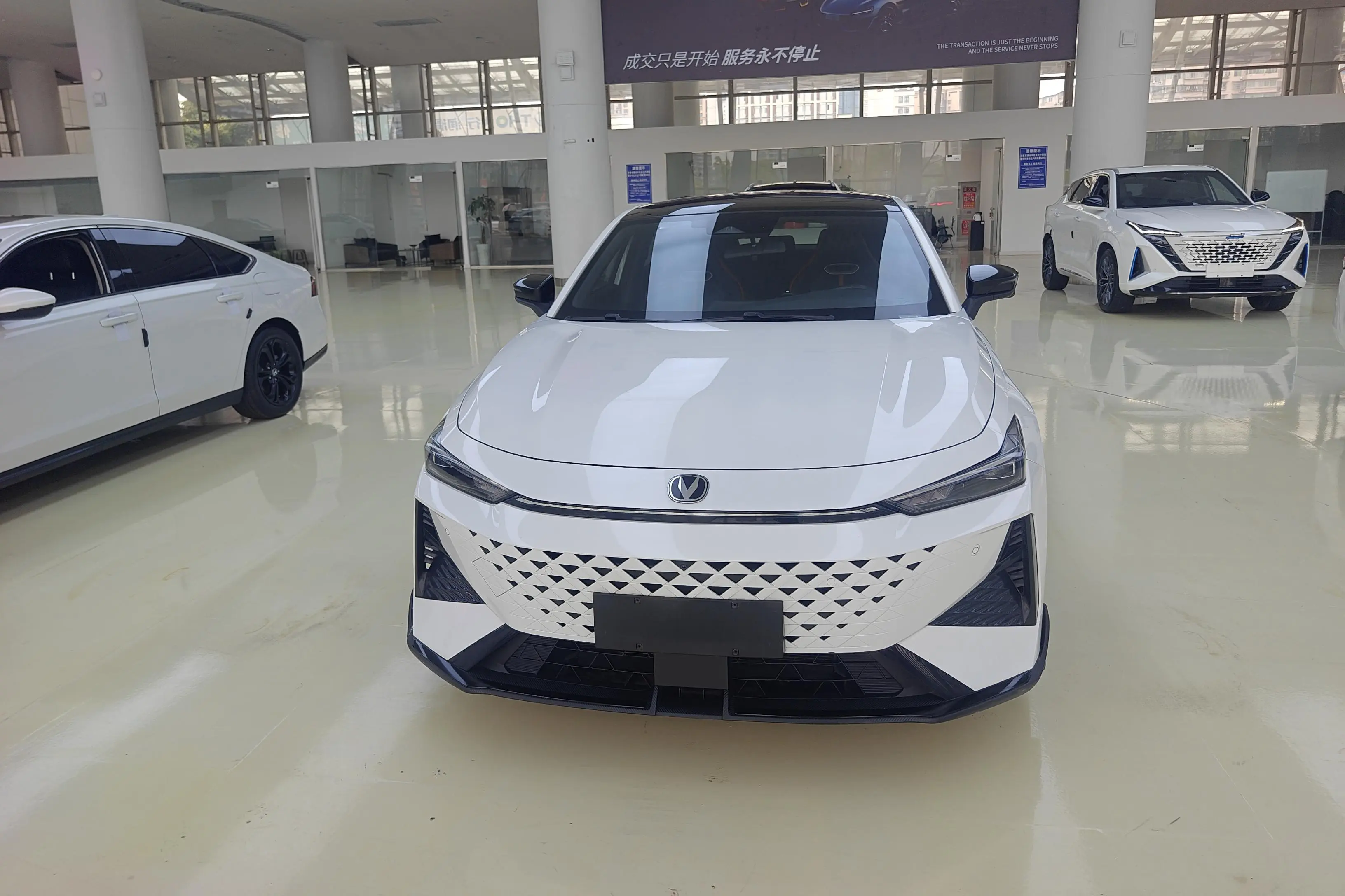 Changan UNI-V  из Китая