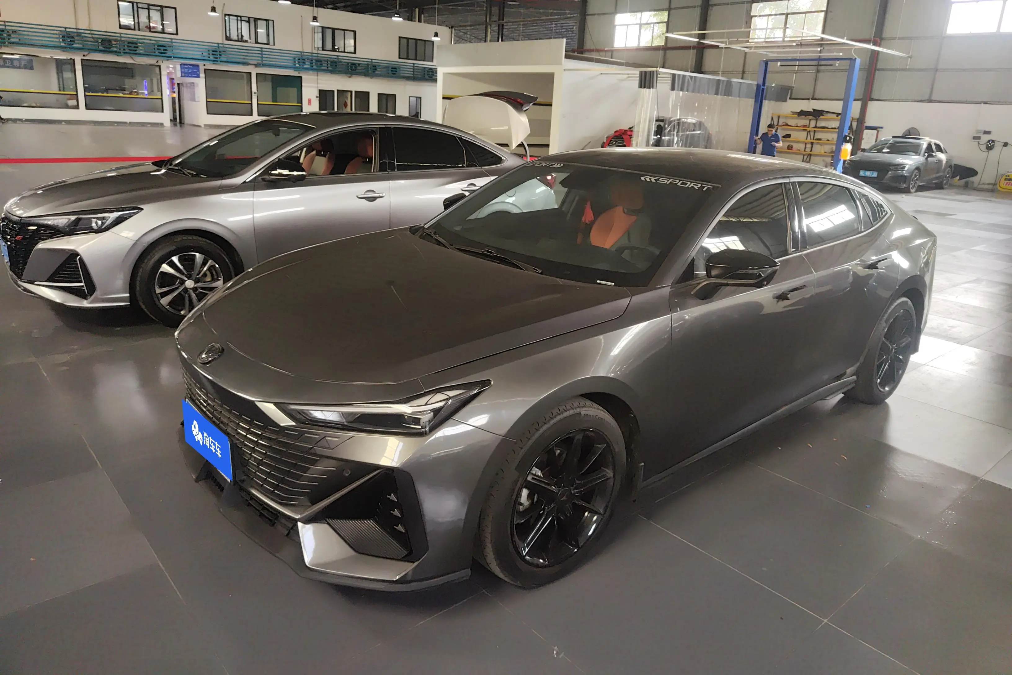 Changan UNI-V  из Китая