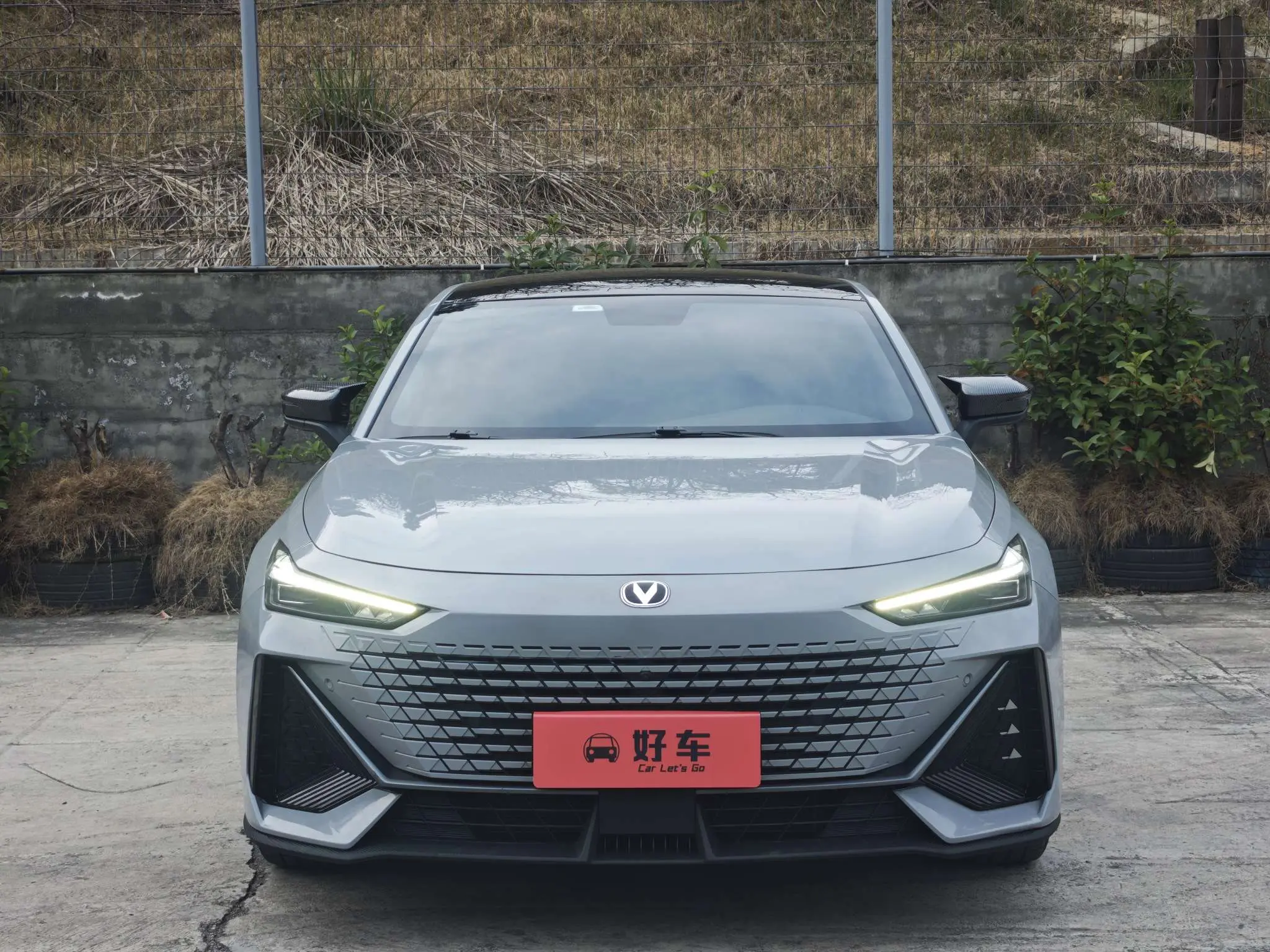 Changan UNI-V  из Китая