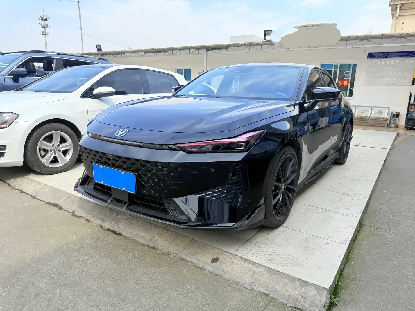 Changan UNI-V  из Китая