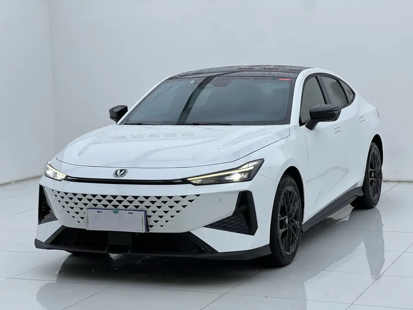 Changan UNI-V  из Китая