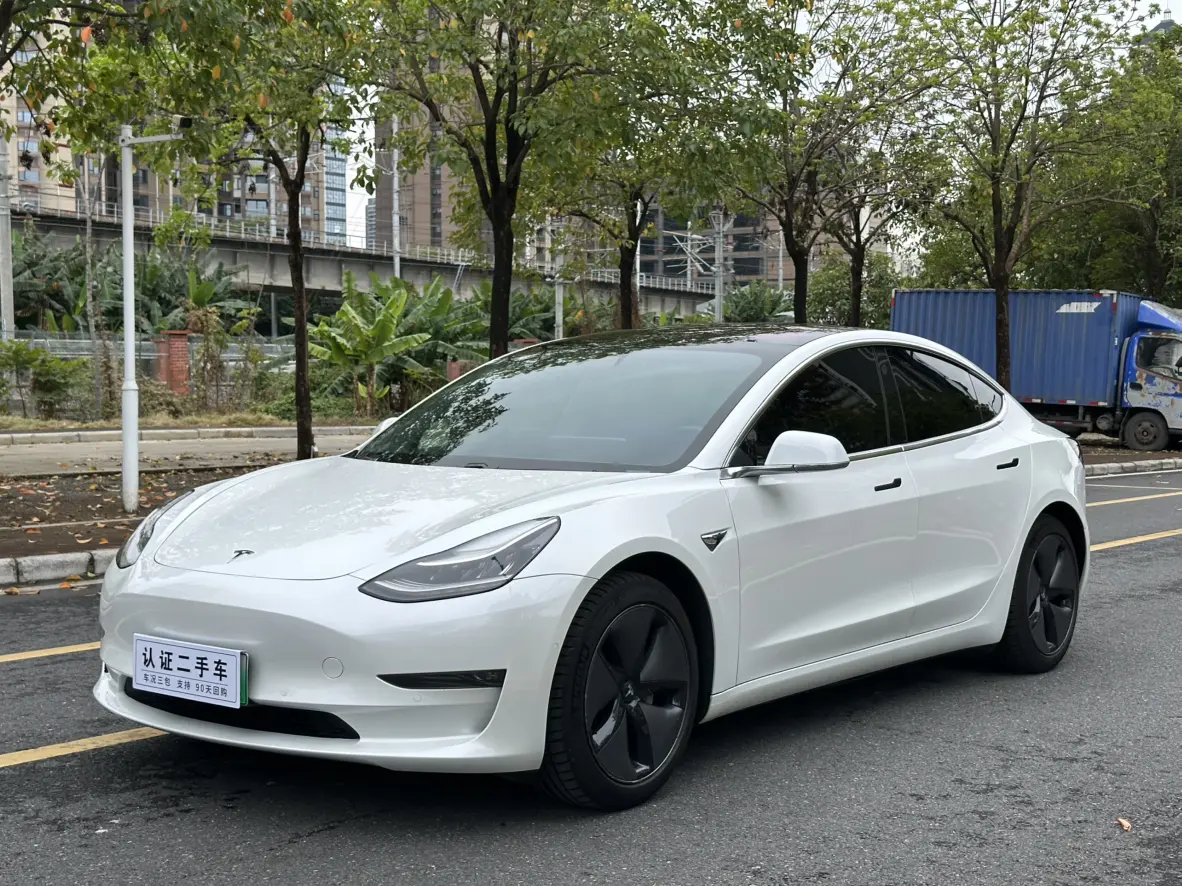 Tesla Model 3  из Китая