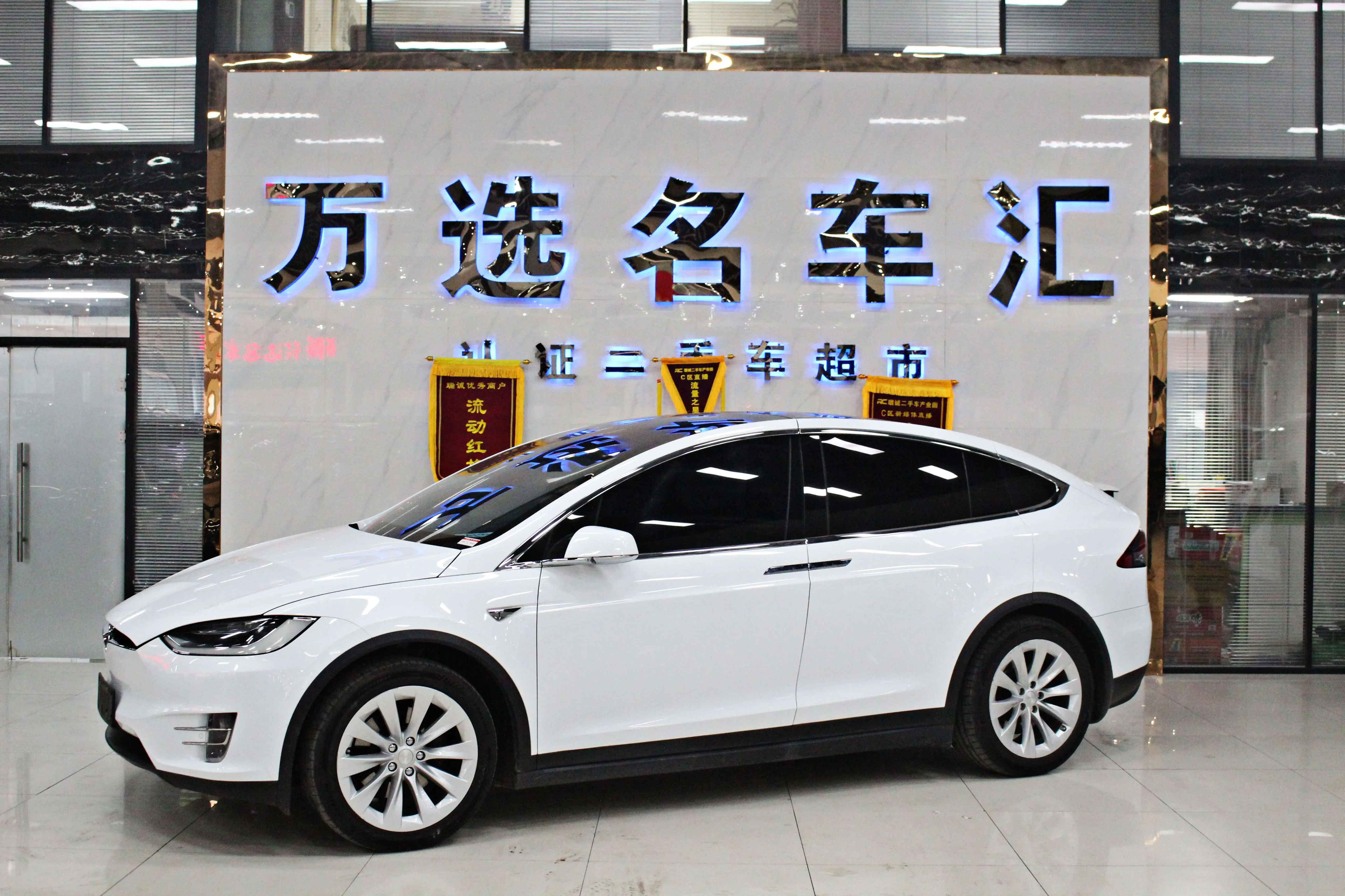 Tesla Model X  из Китая