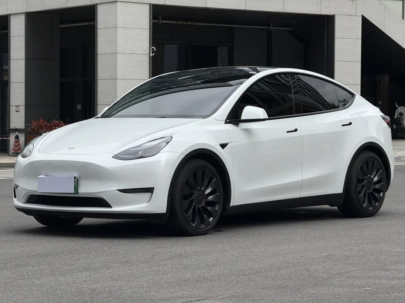 Tesla Model Y  из Китая