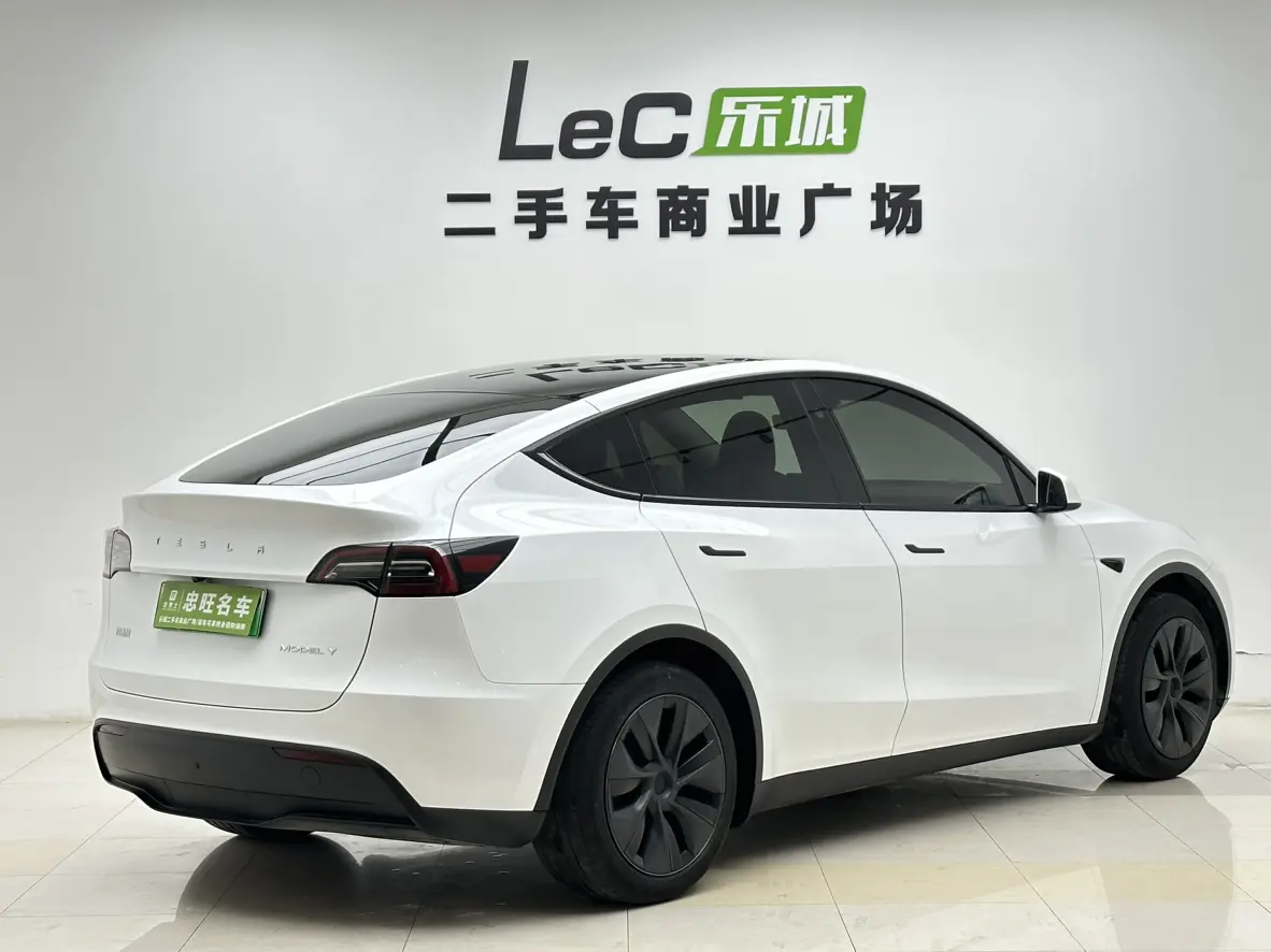 Tesla Model Y  из Китая