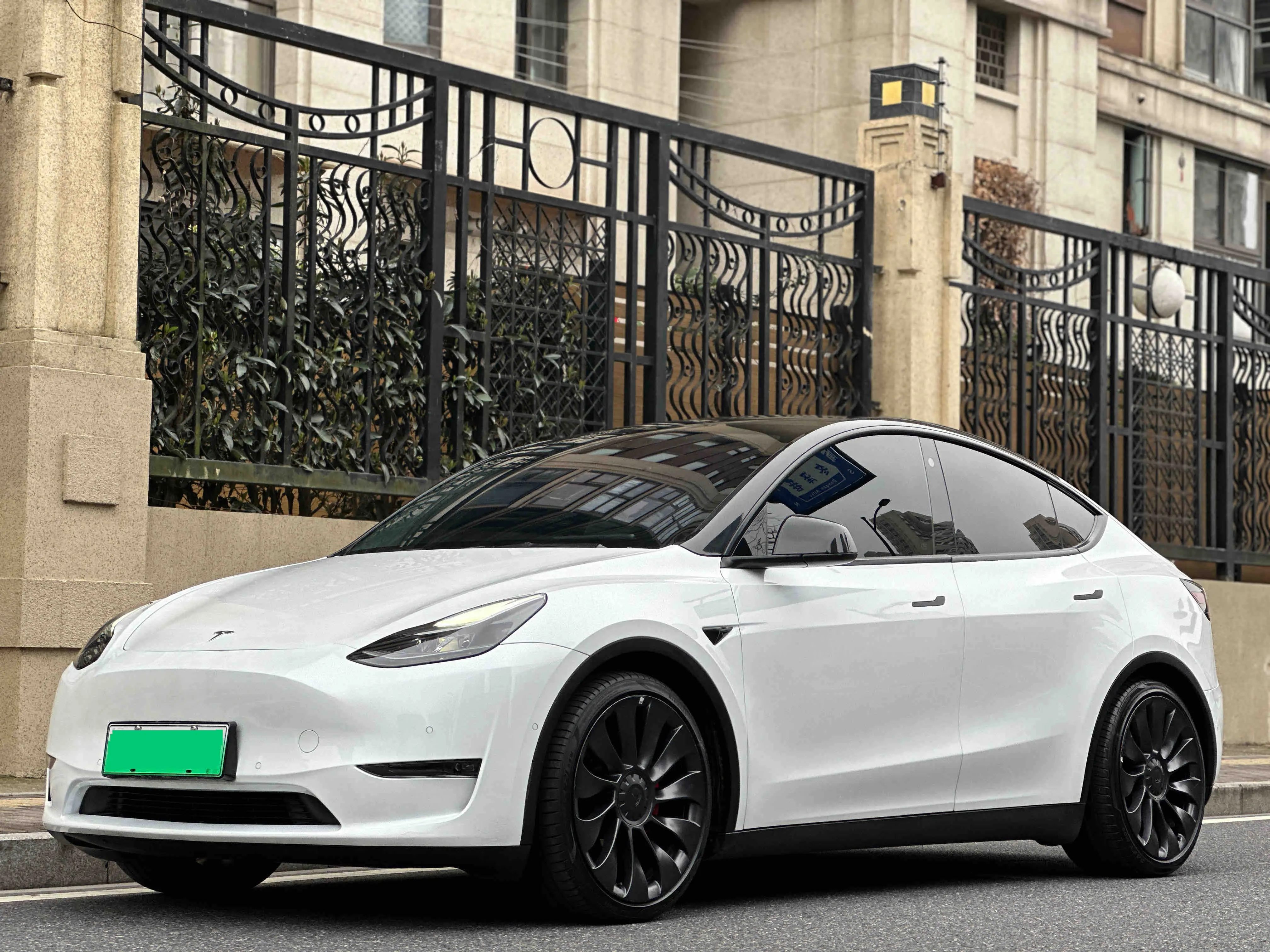 Tesla Model Y  из Китая