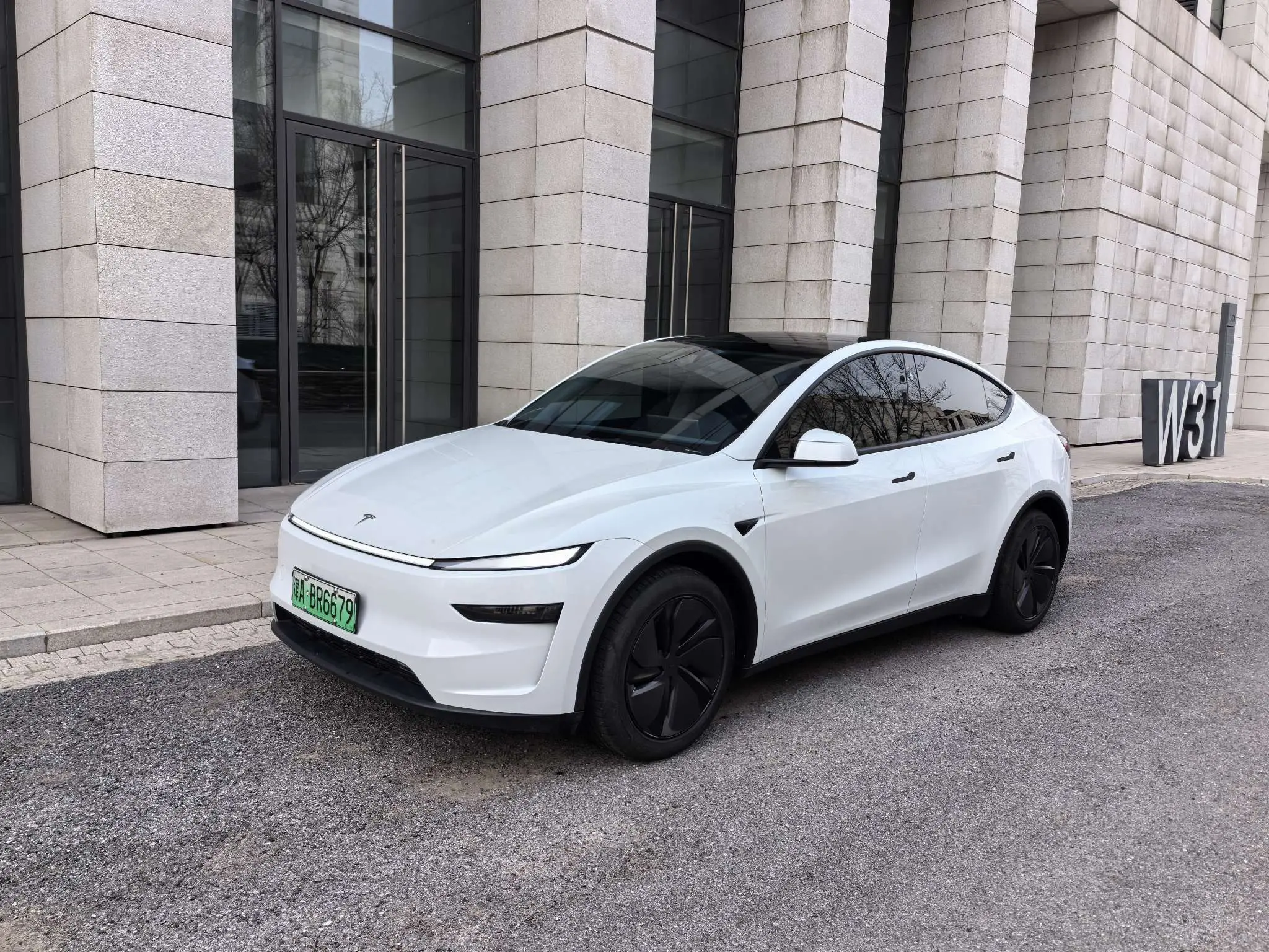 Tesla Model Y  из Китая