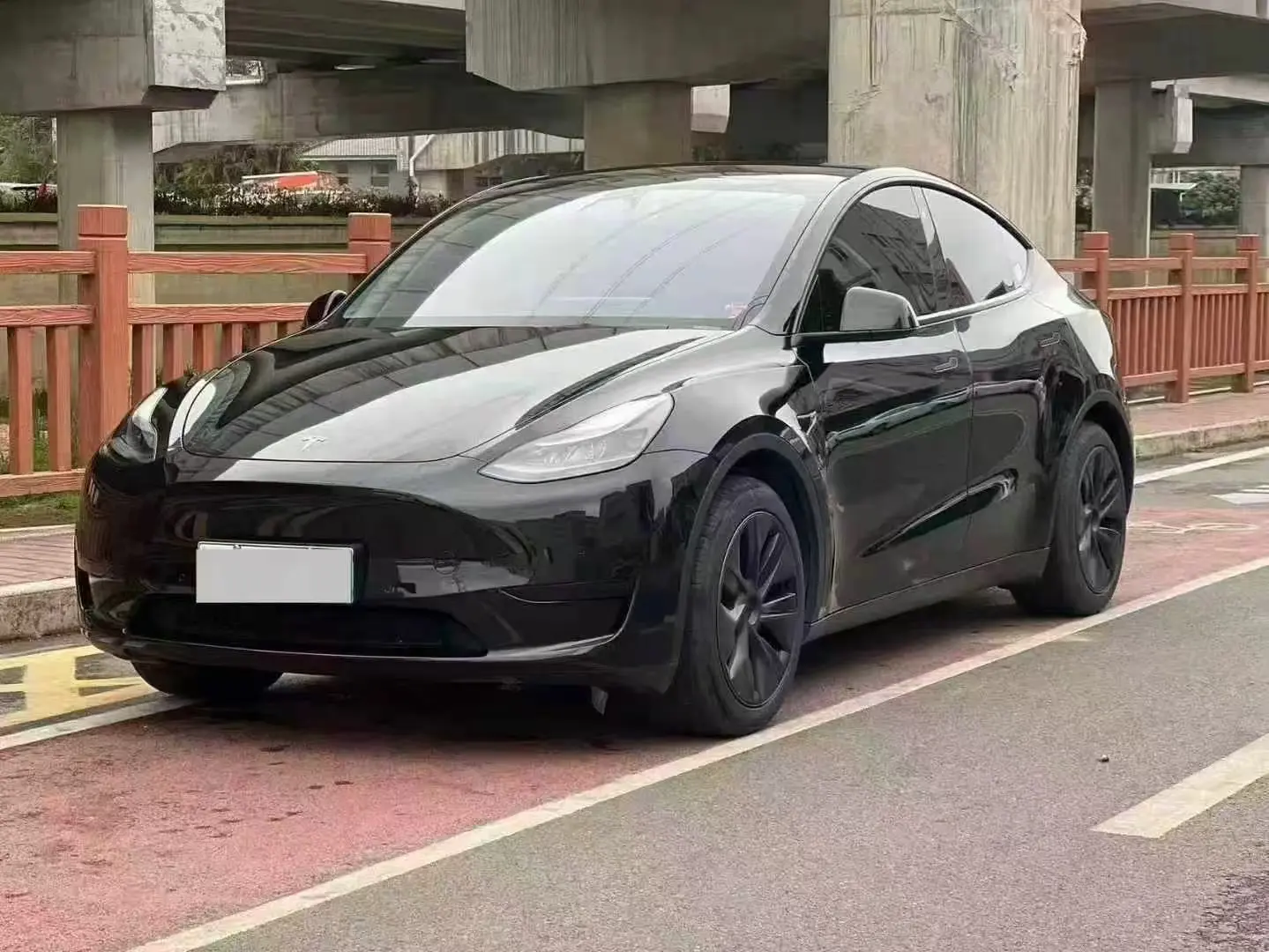 Tesla Model Y  из Китая