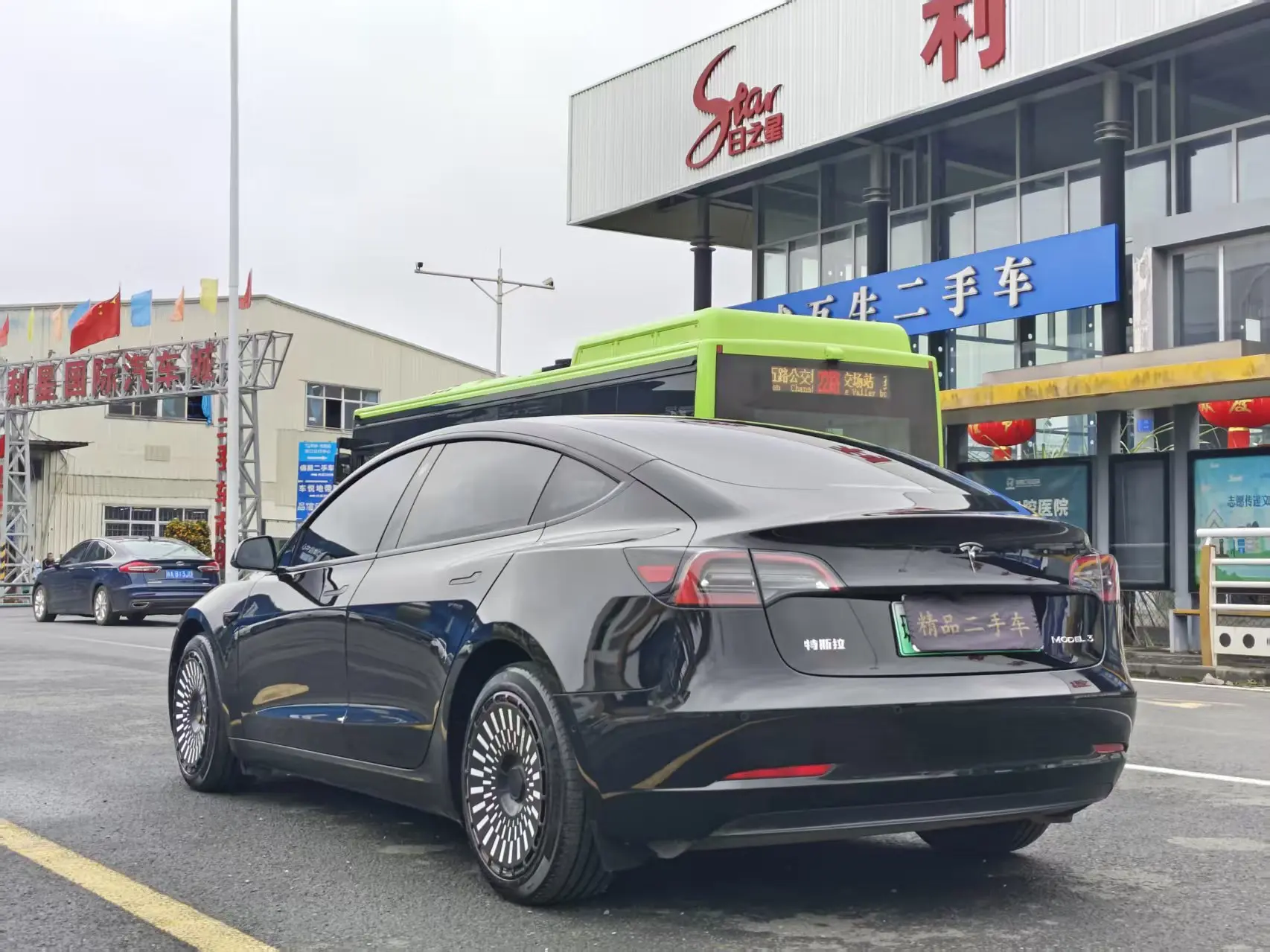 Tesla Model 3  из Китая