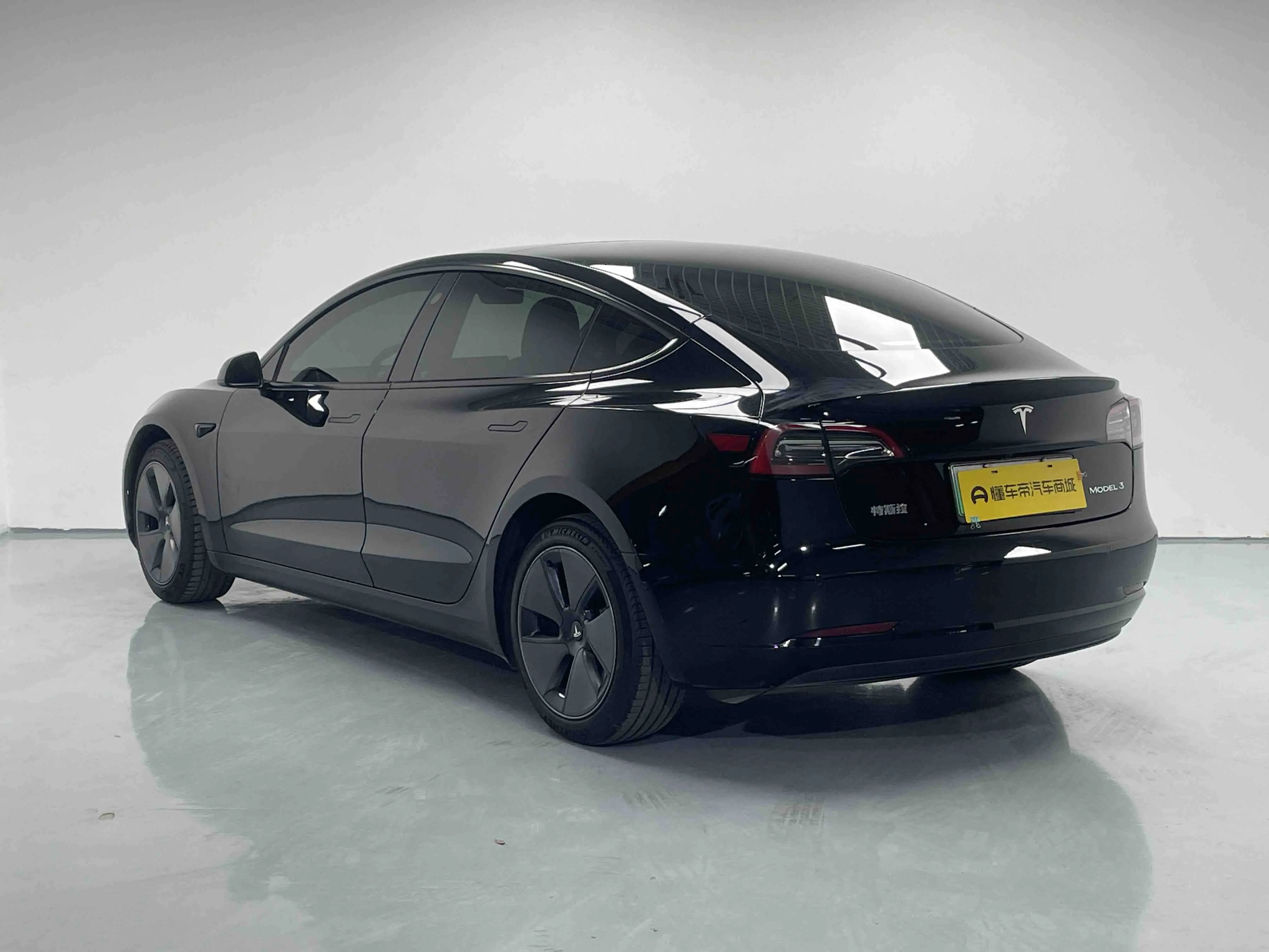 Tesla Model 3  из Китая