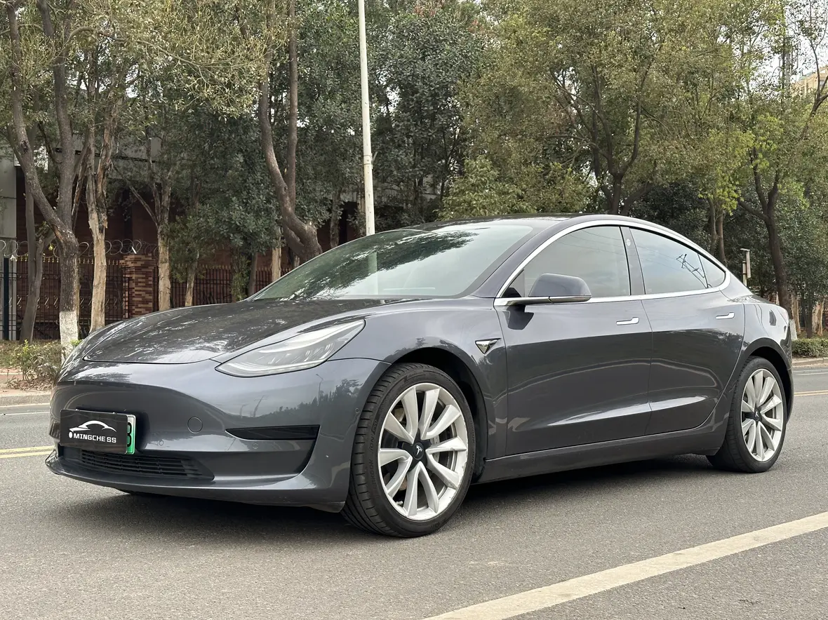 Tesla Model 3  из Китая