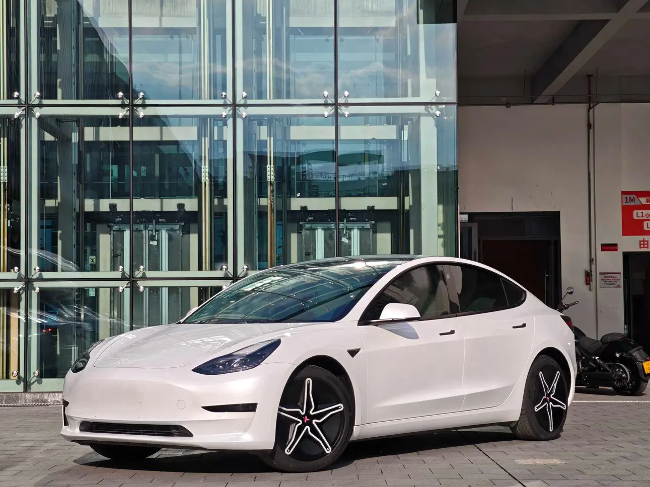 Tesla Model 3  из Китая