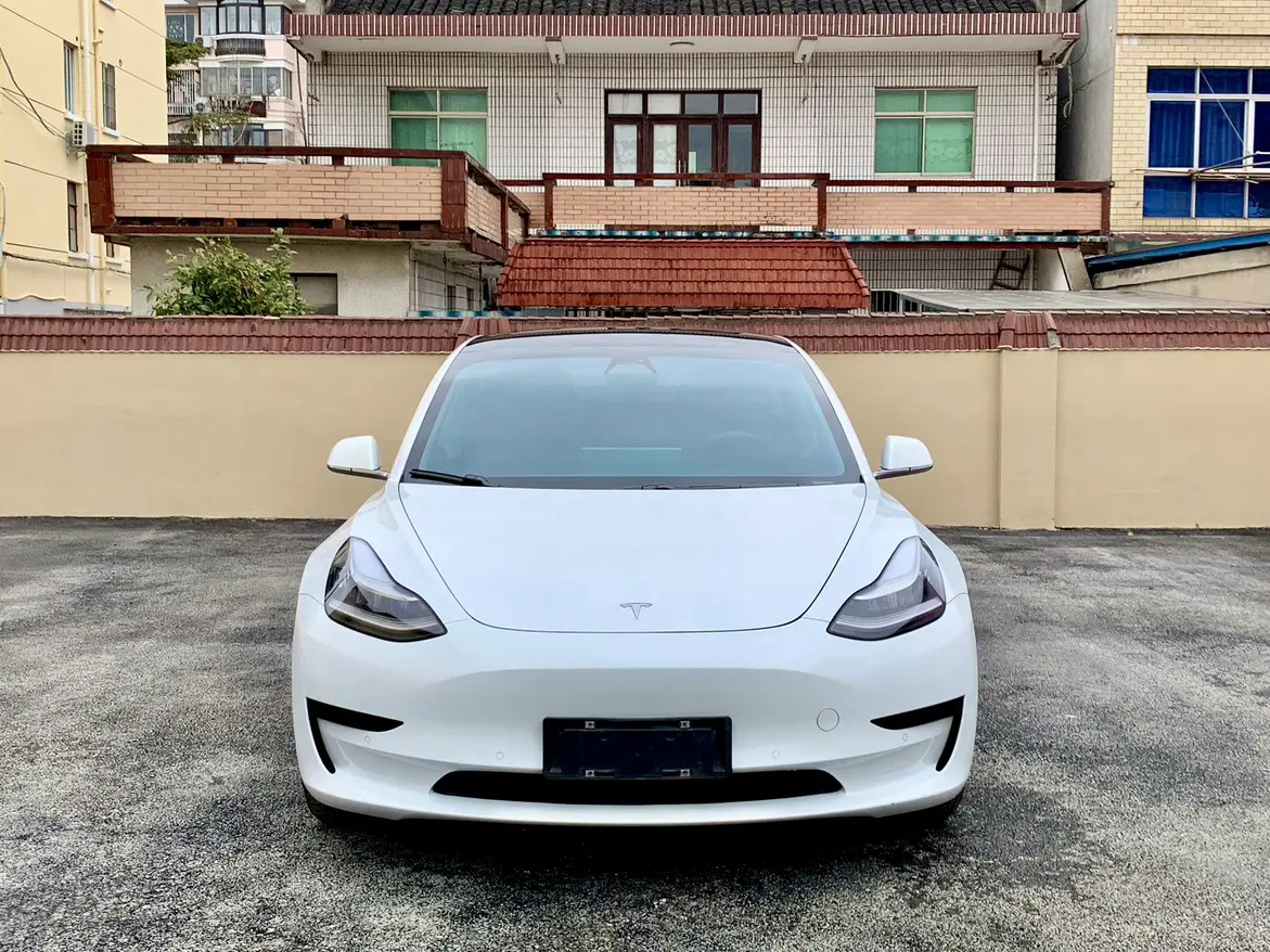 Tesla Model 3  из Китая
