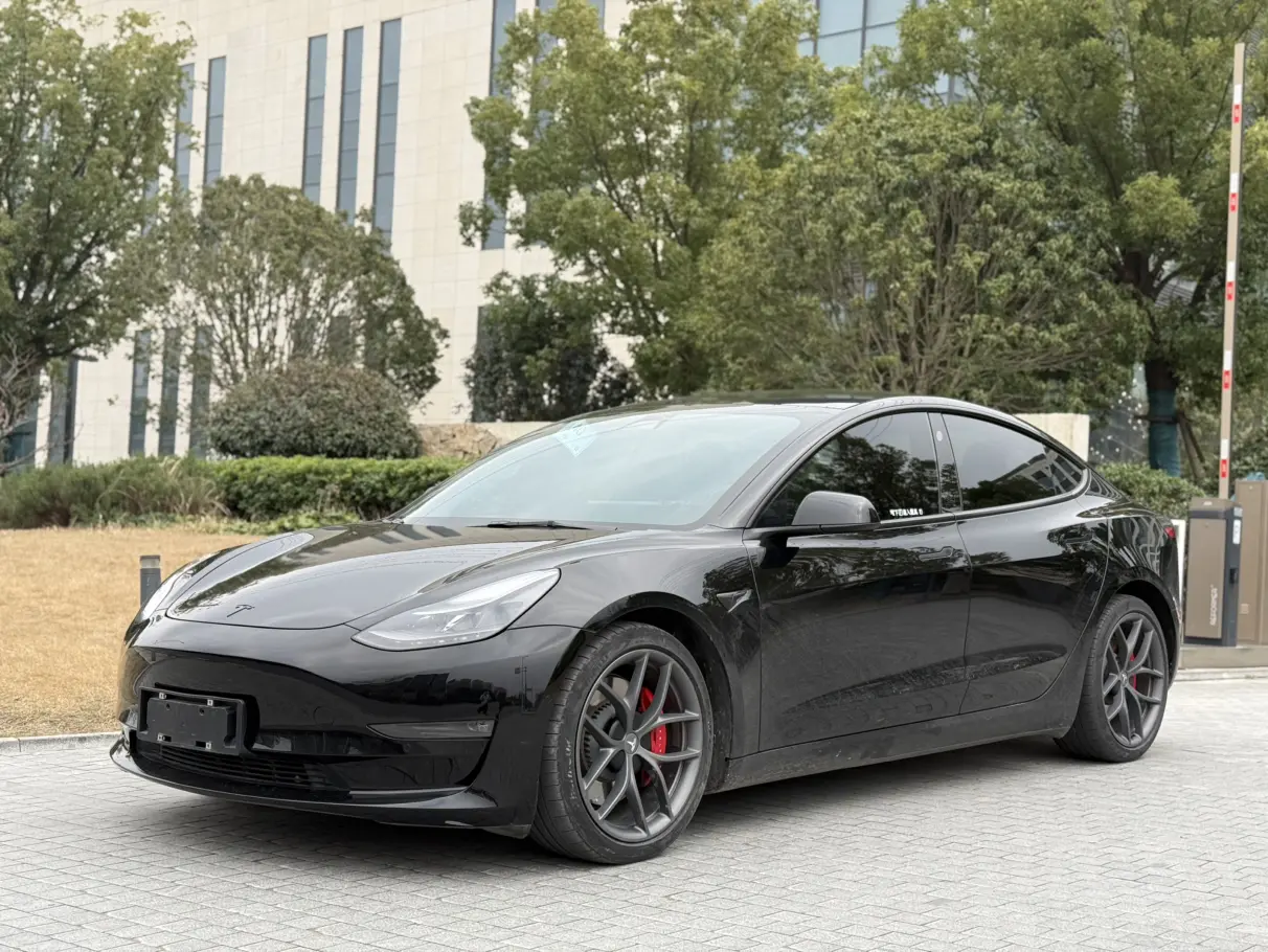 Tesla Model 3  из Китая