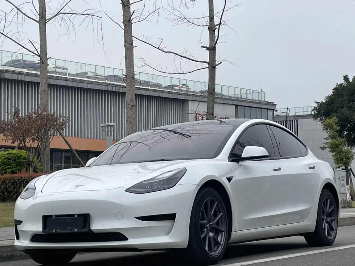 Tesla Model 3  из Китая
