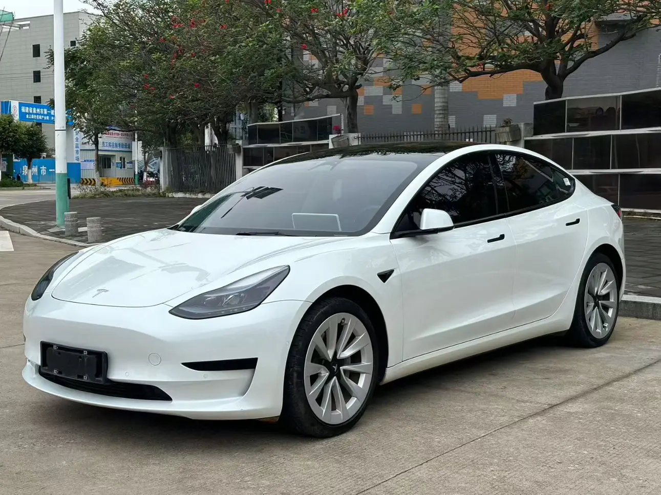 Tesla Model 3  из Китая