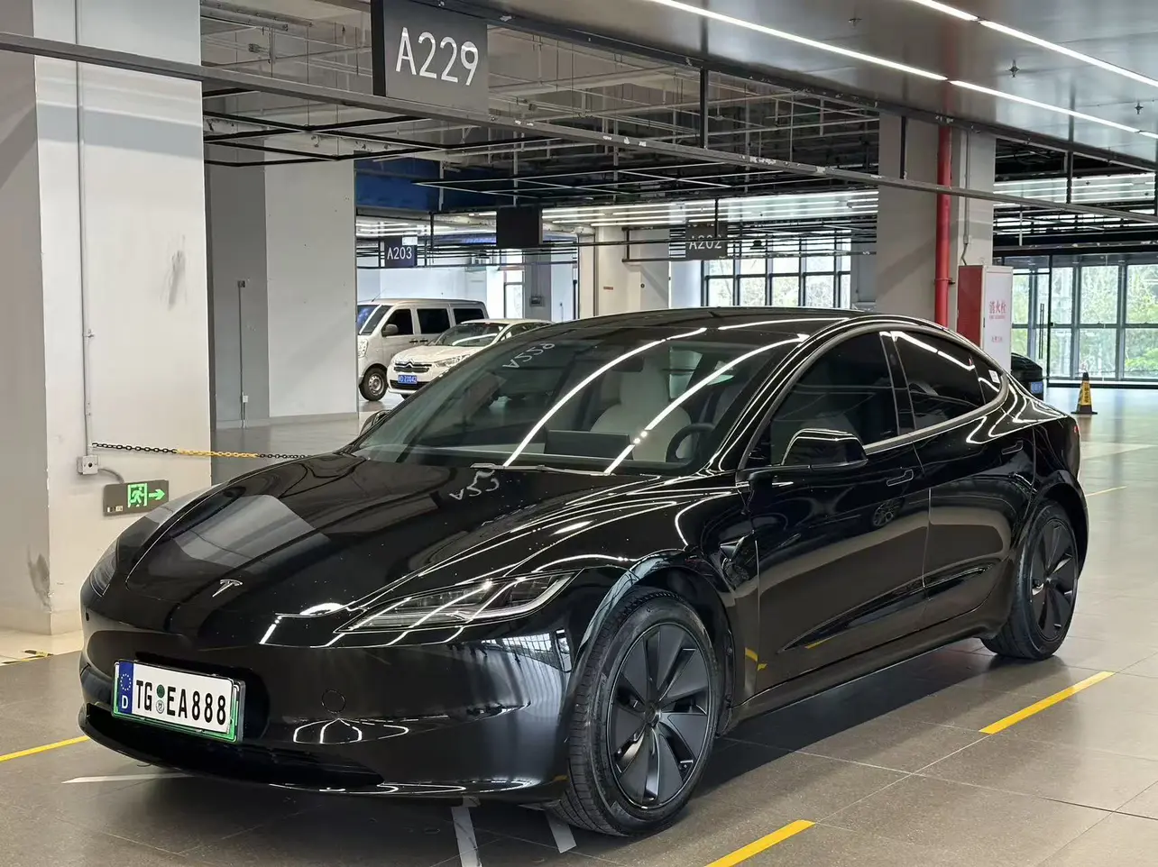 Tesla Model 3  из Китая