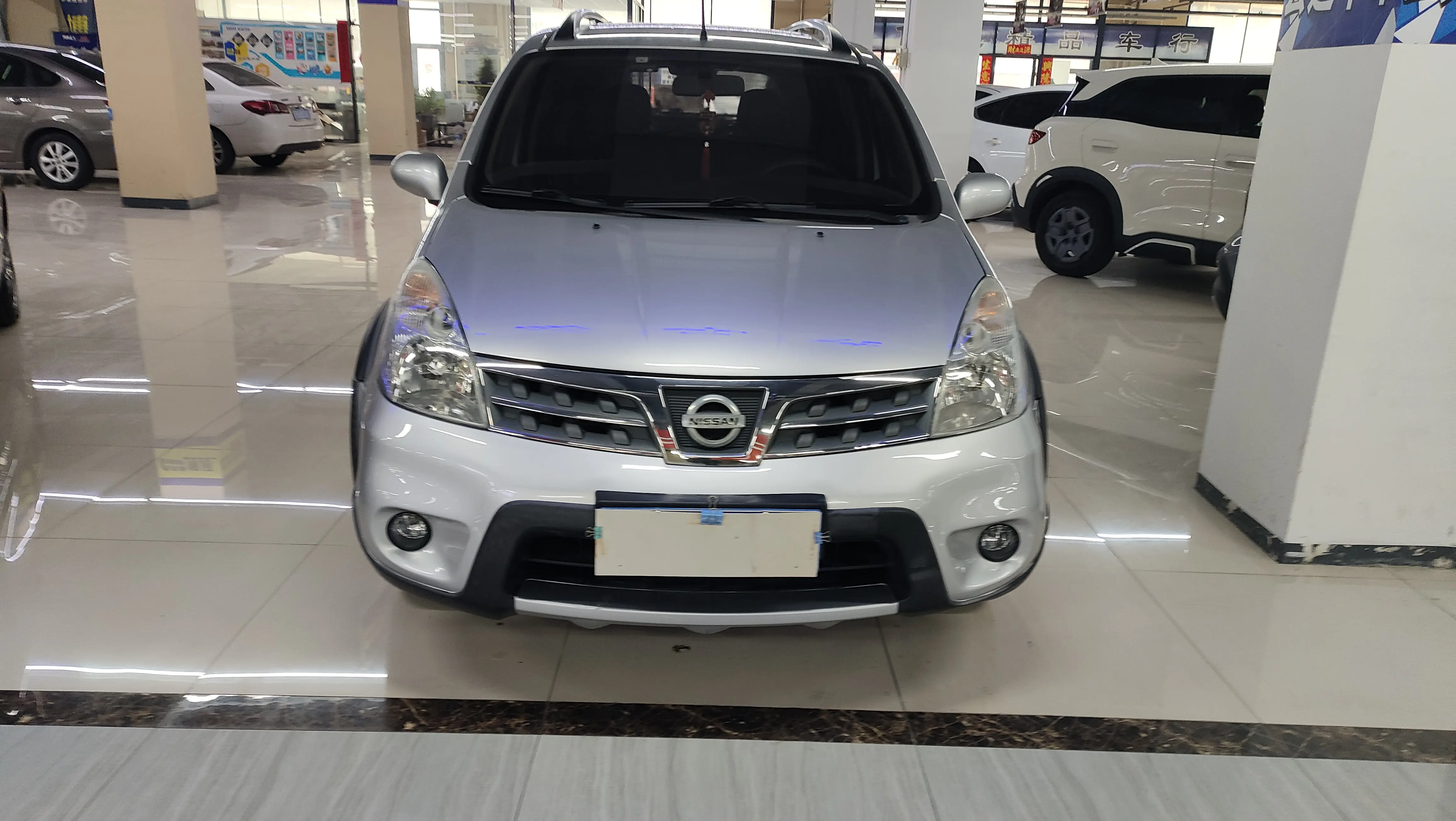 Nissan Li Wei  из Китая