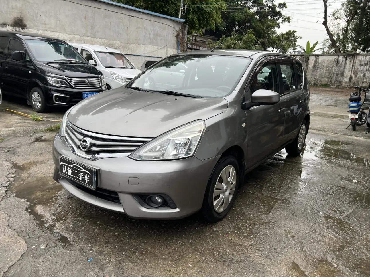 Nissan Li Wei  из Китая