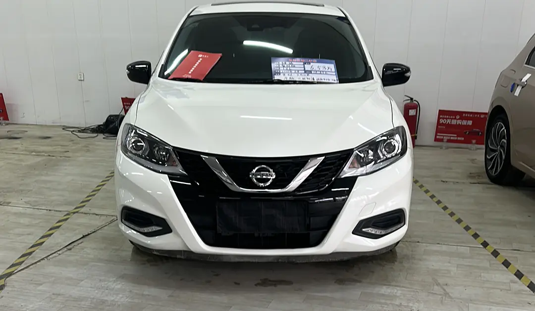 Nissan Tiida  из Китая