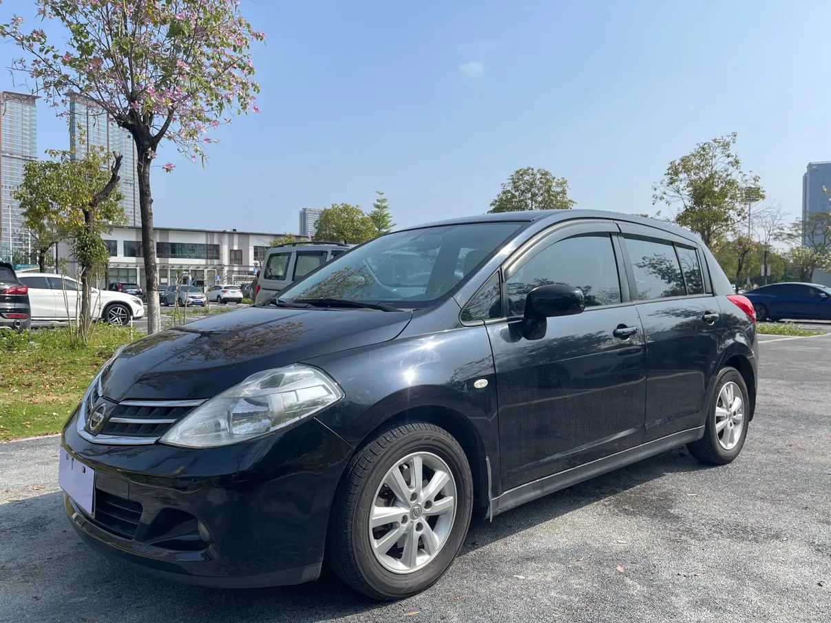 Nissan Tiida  из Китая