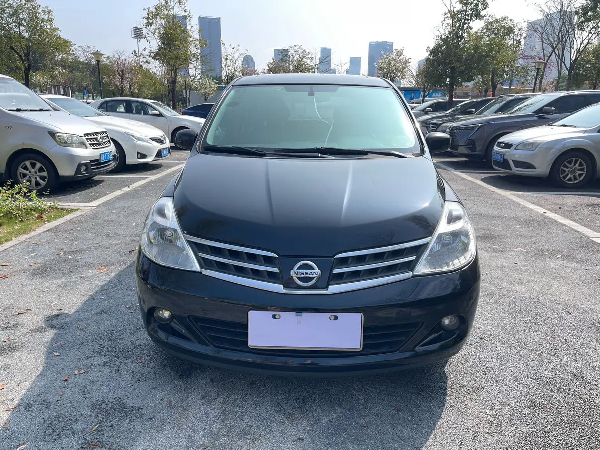 Nissan Tiida  из Китая