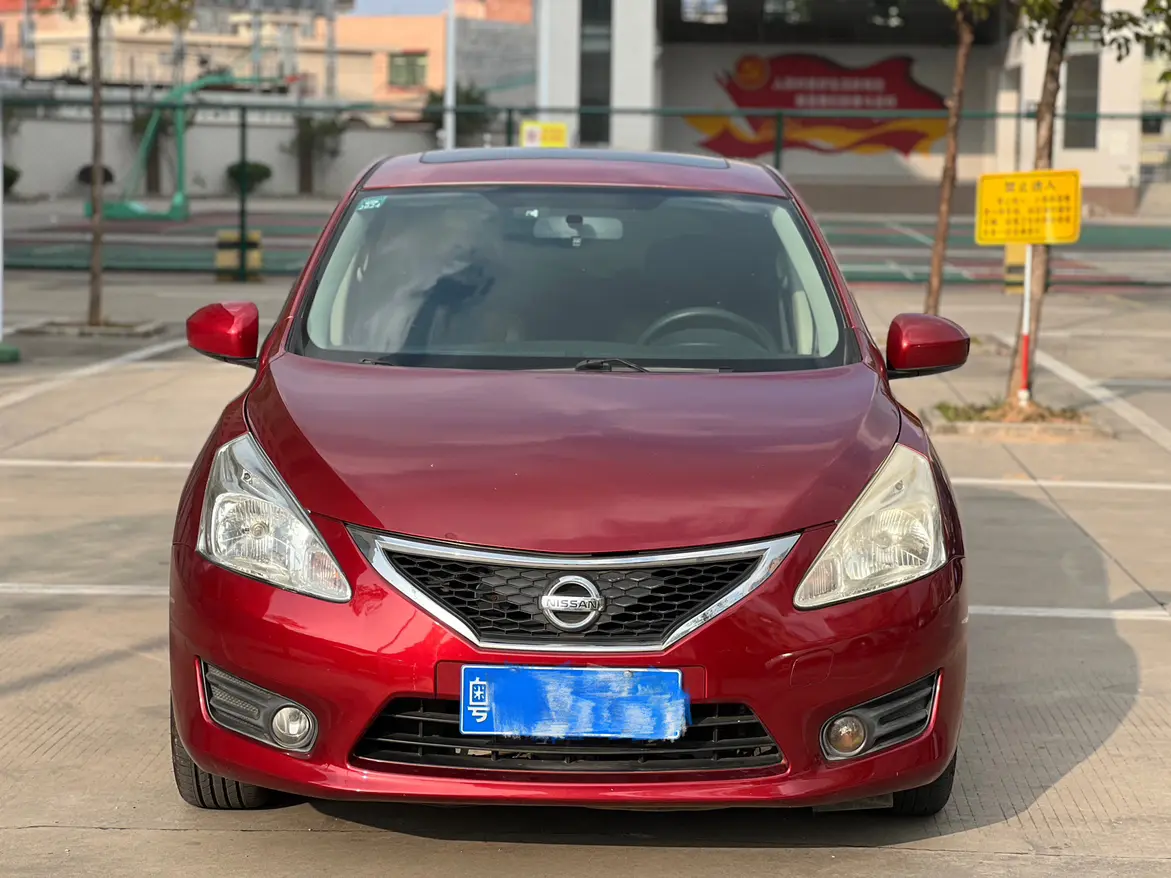 Nissan Tiida  из Китая