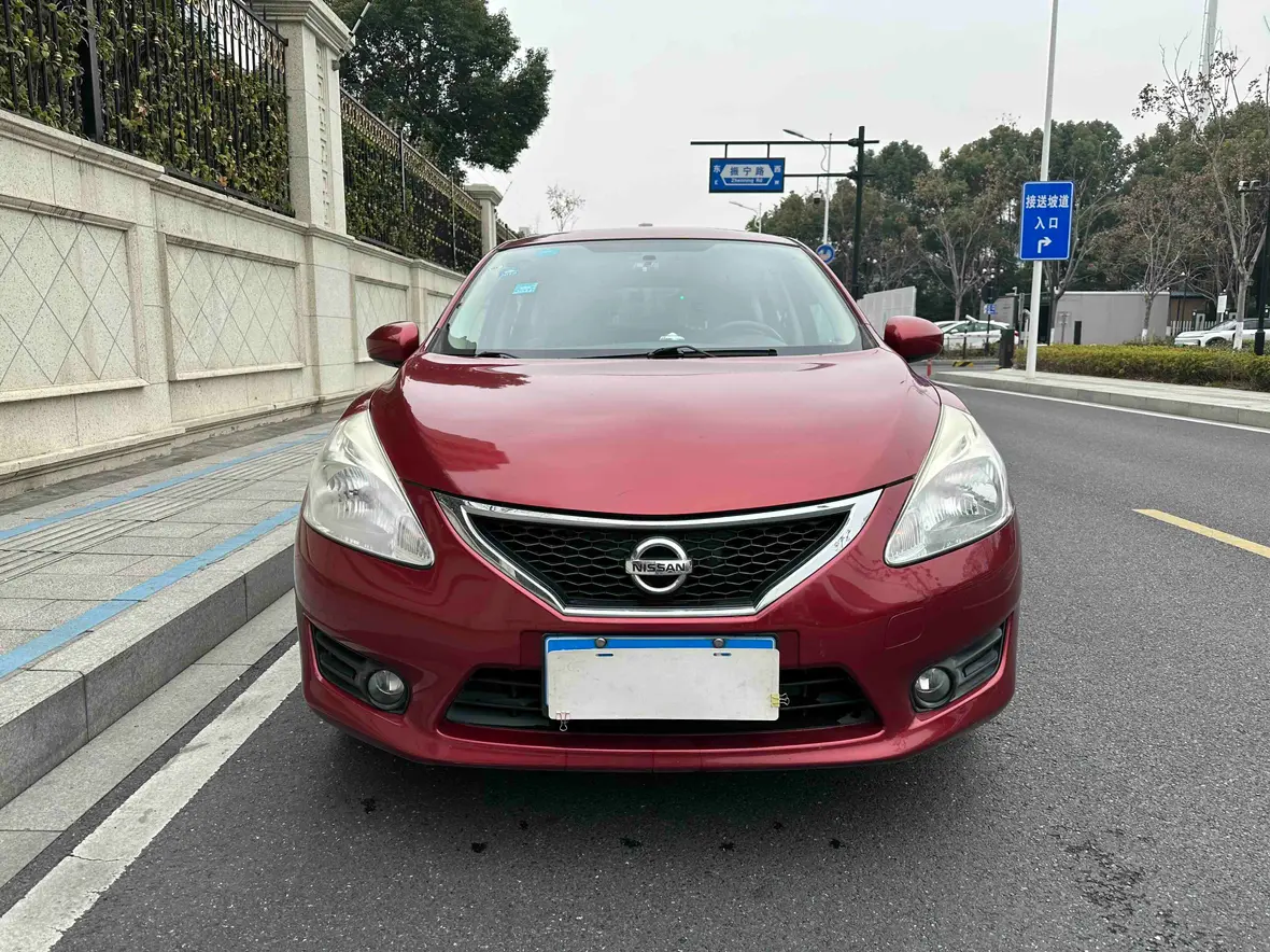 Nissan Tiida  из Китая