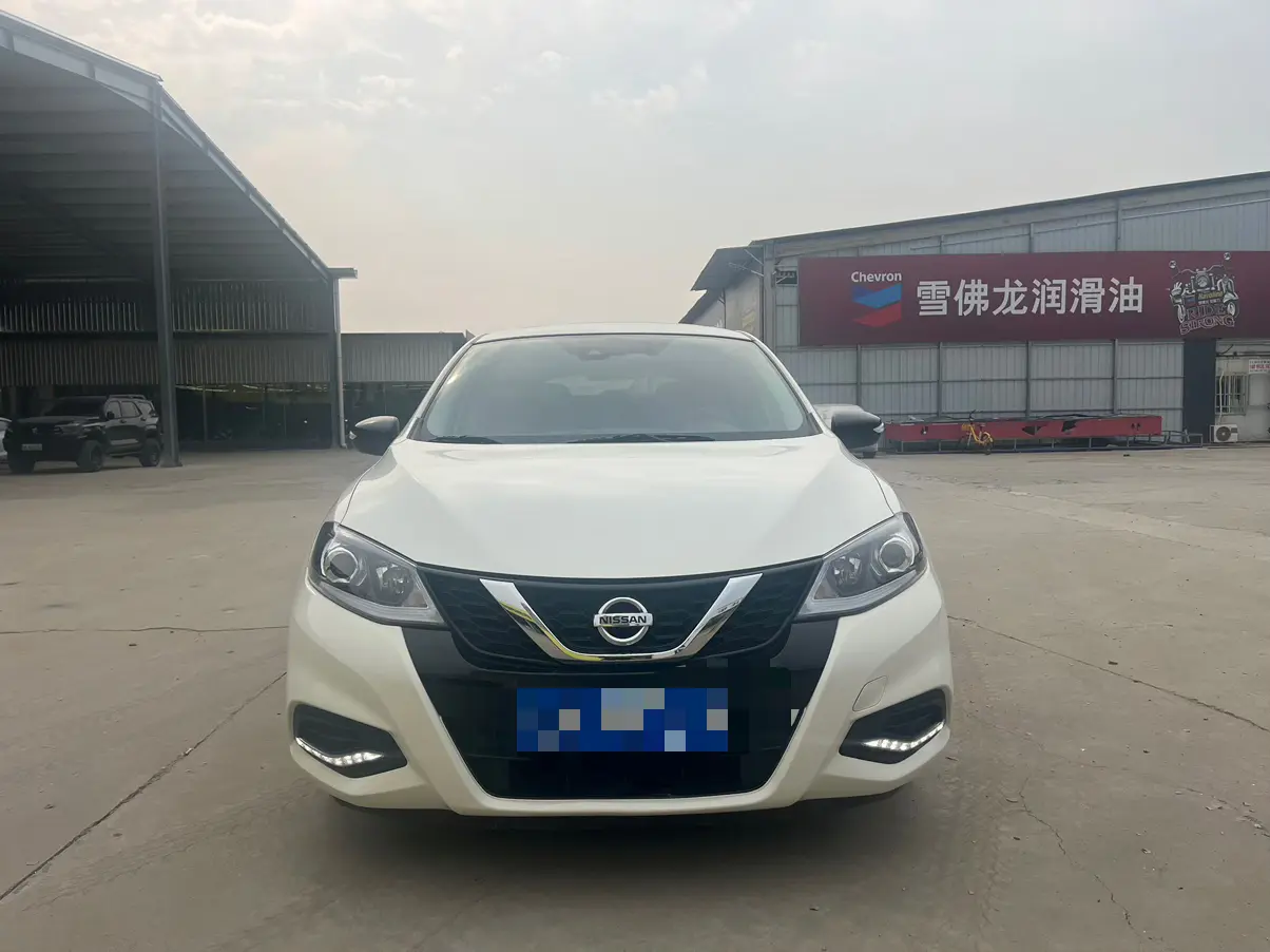 Nissan Tiida  из Китая