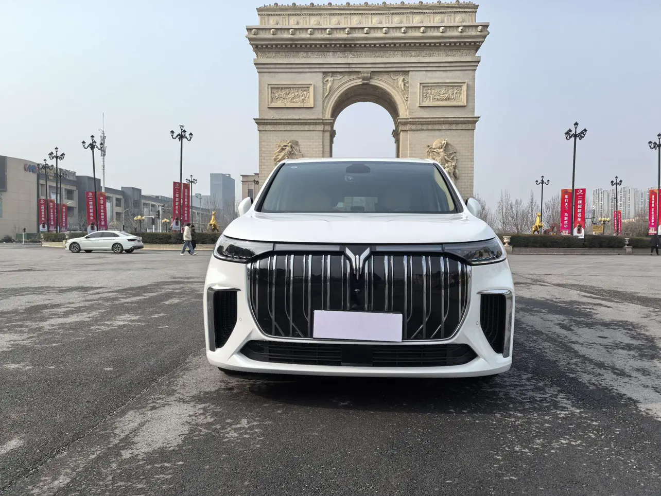 Voyah Lantu Dreamer EV  из Китая