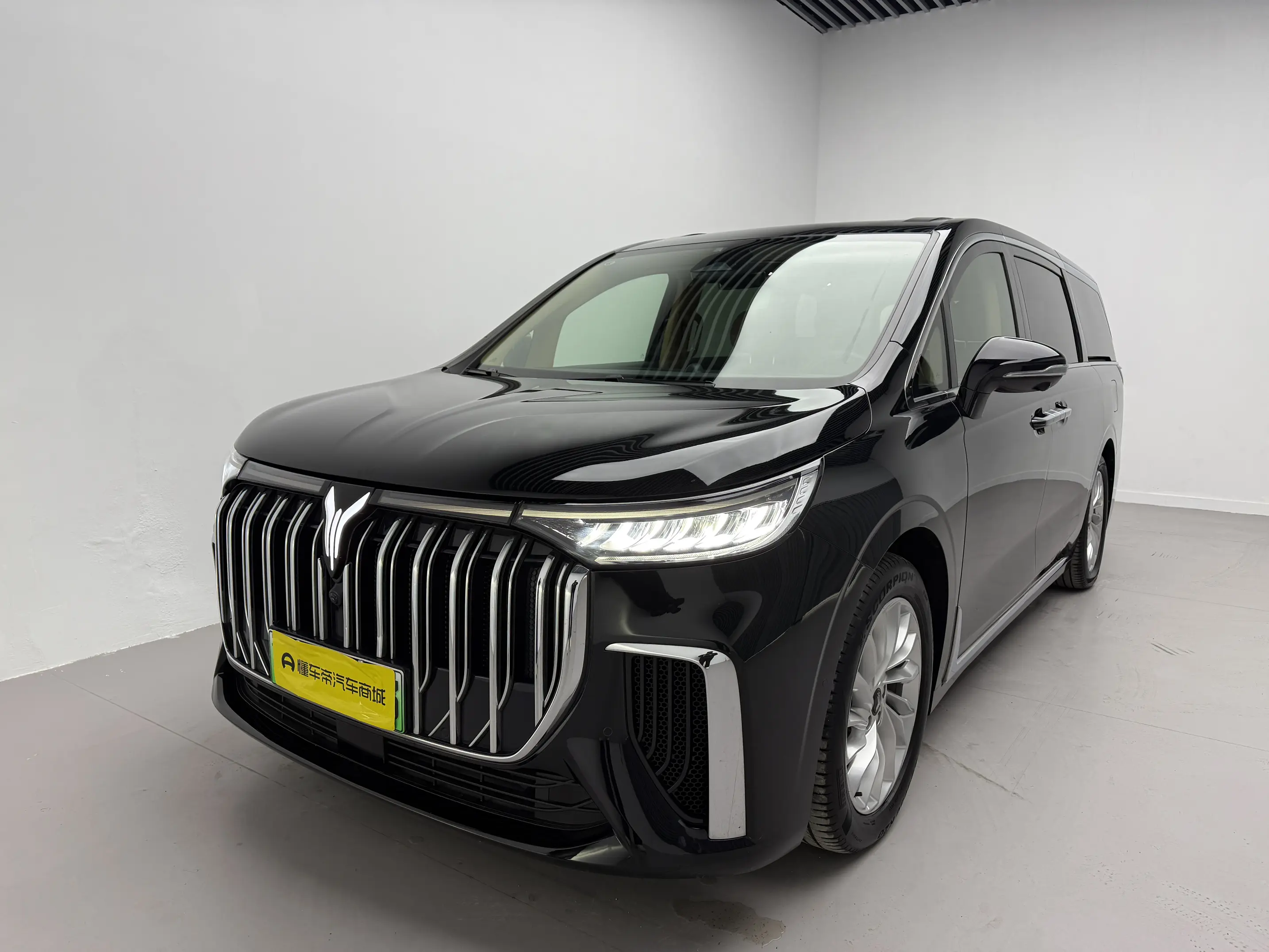 Voyah Lantu Dreamer PHEV  из Китая