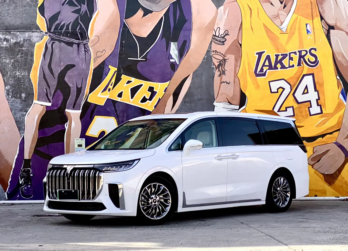 Voyah Lantu Dreamer PHEV  из Китая