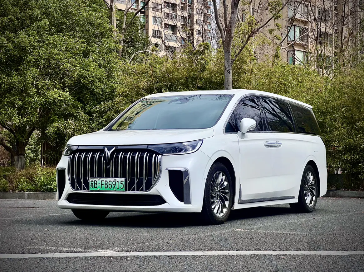 Voyah Lantu Dreamer PHEV  из Китая