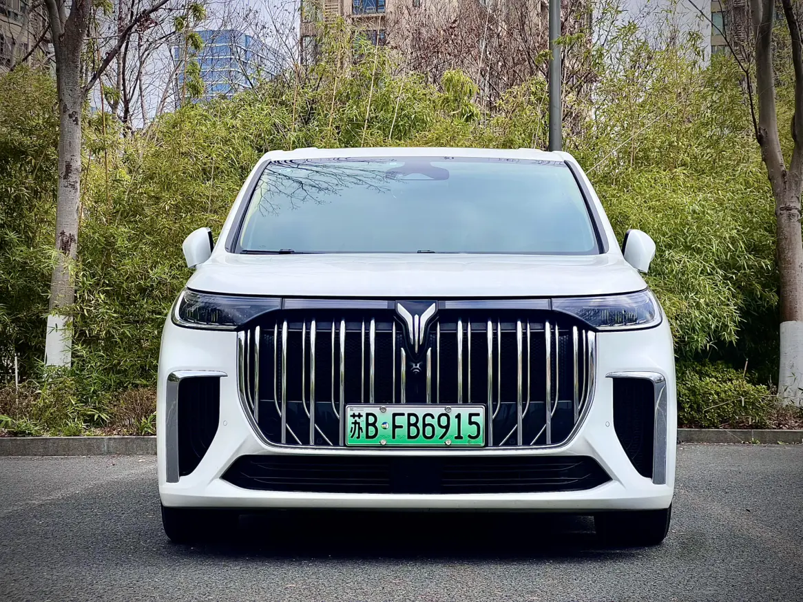 Voyah Lantu Dreamer PHEV  из Китая