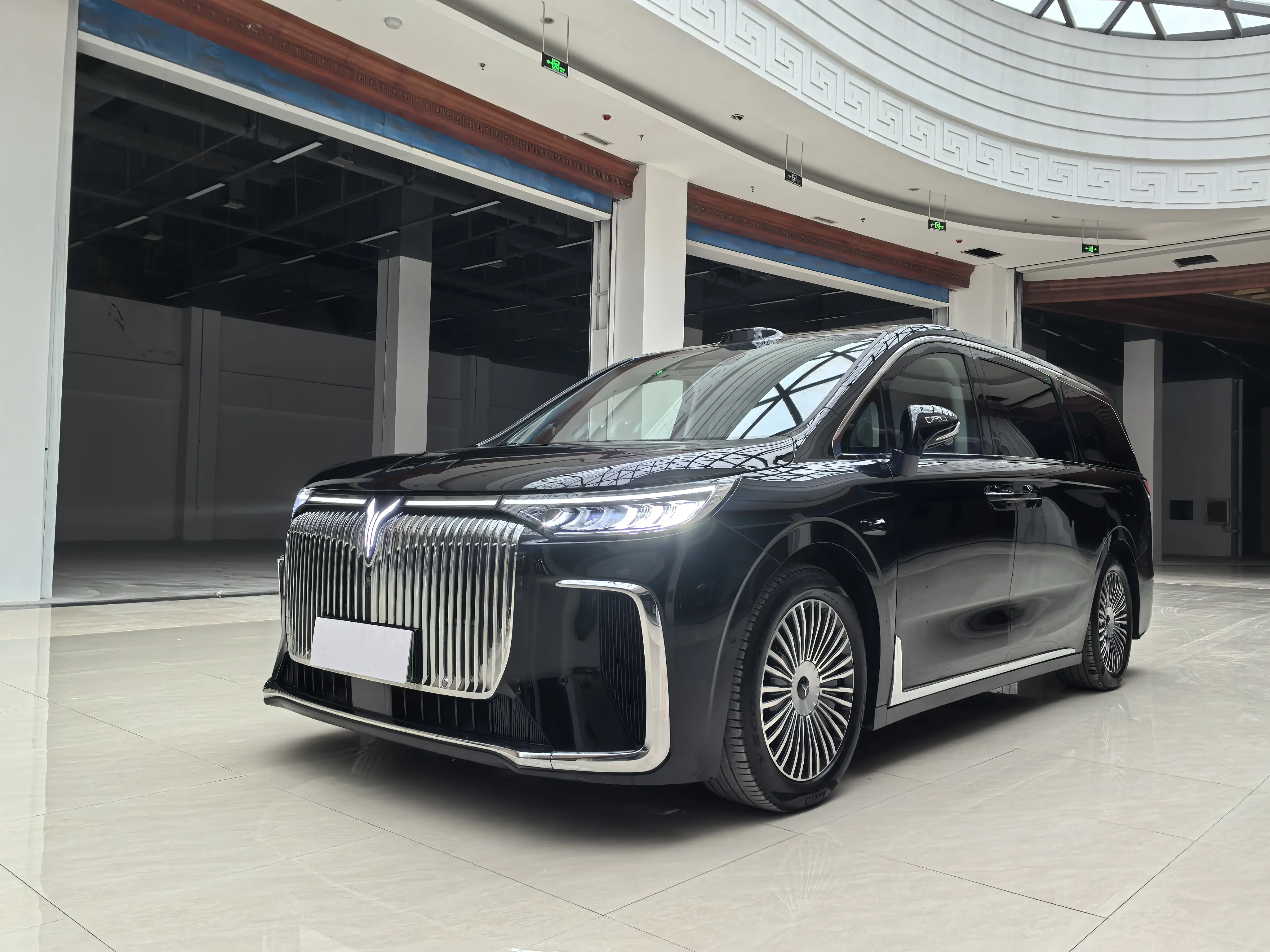 Voyah Lantu Dreamer PHEV  из Китая