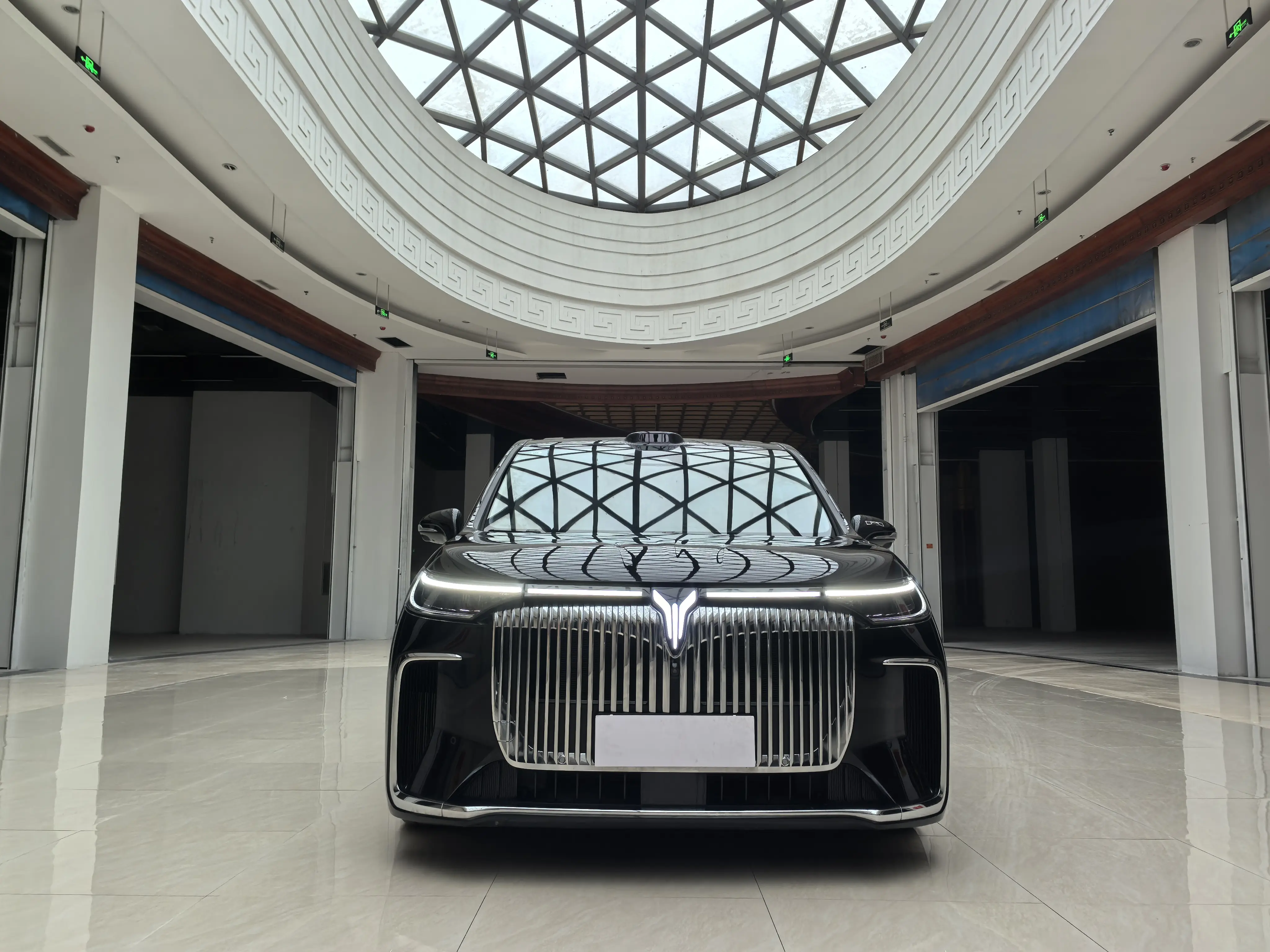 Voyah Lantu Dreamer PHEV  из Китая