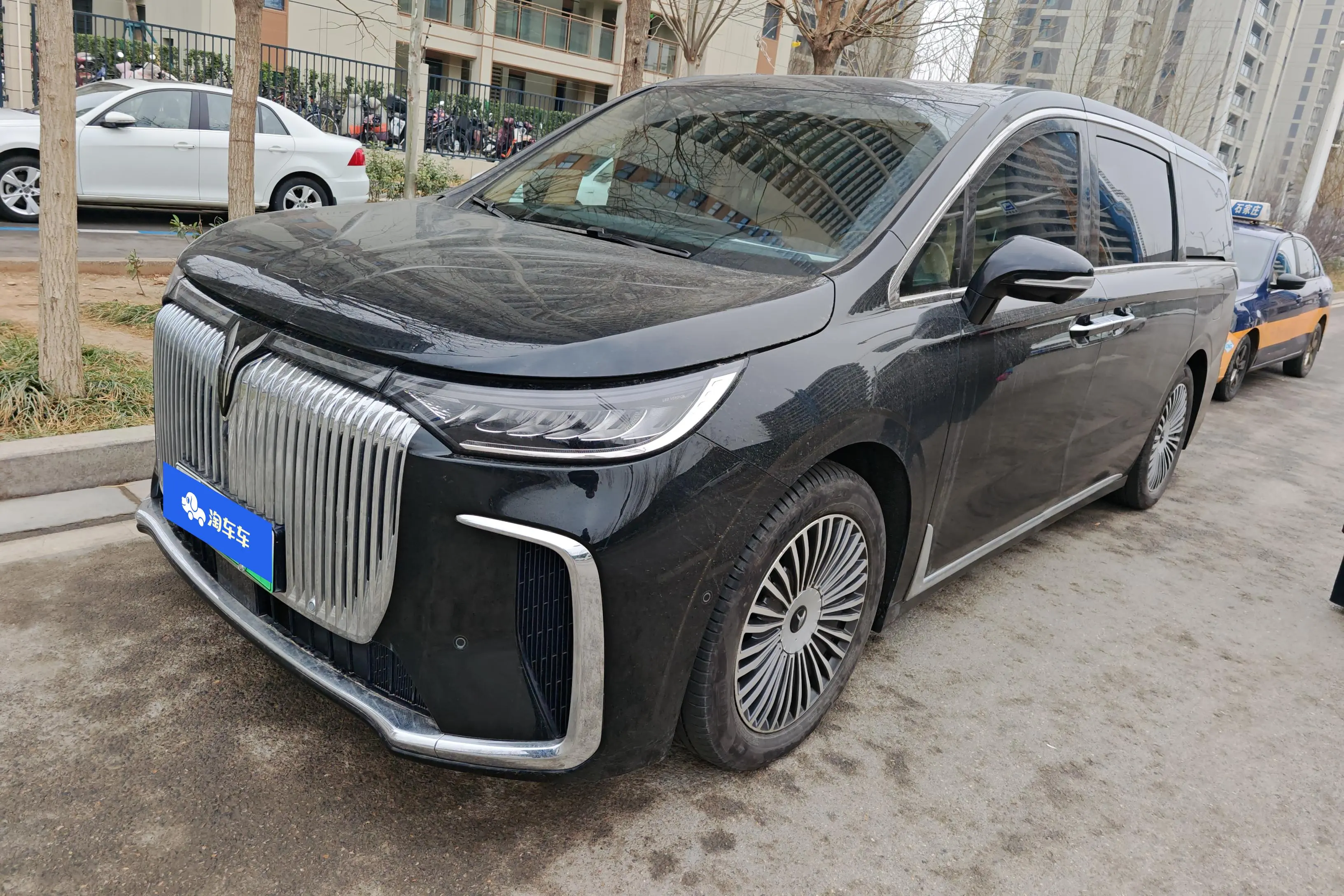 Voyah Lantu Dreamer PHEV  из Китая