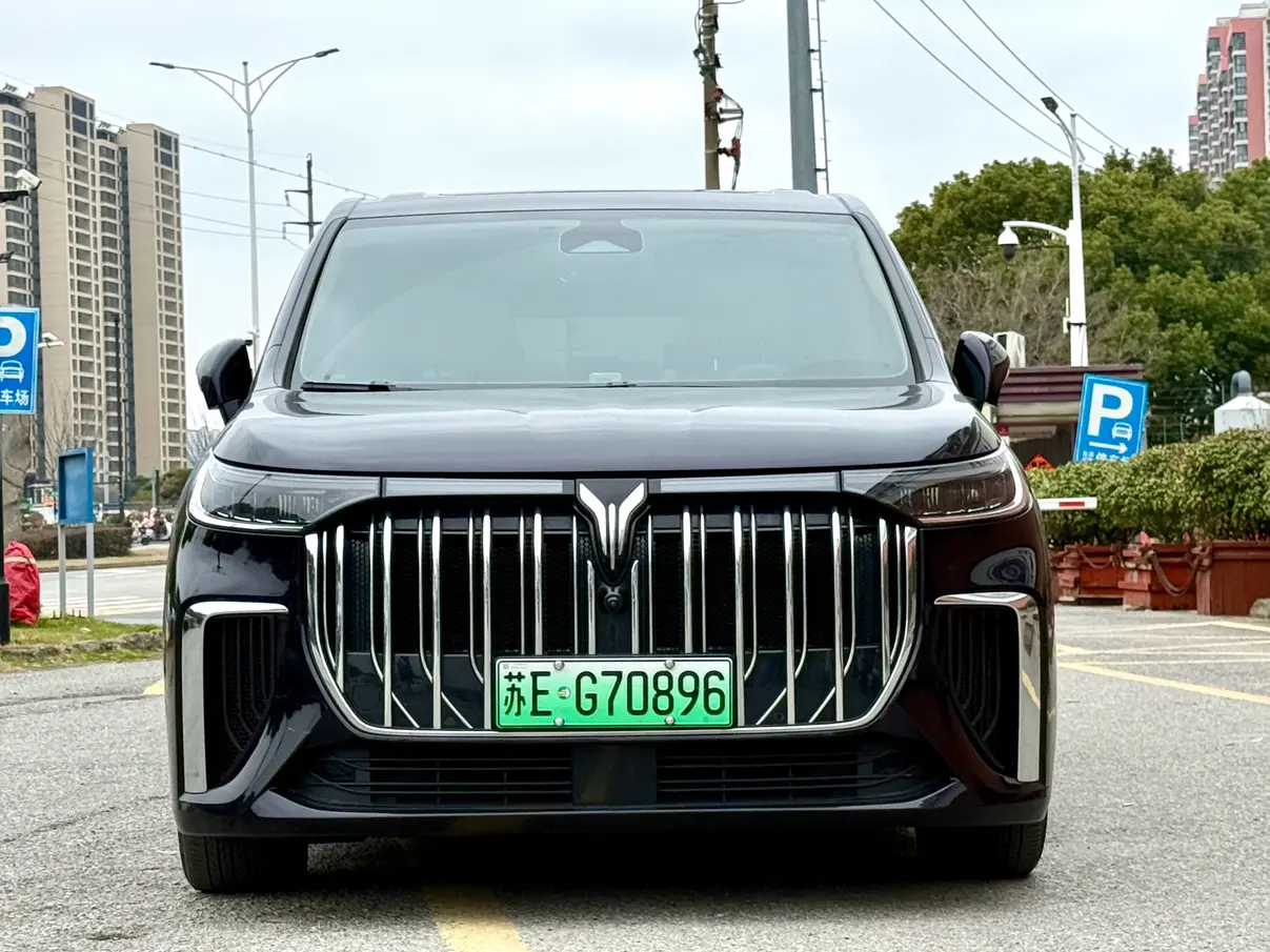 Voyah Lantu Dreamer PHEV  из Китая